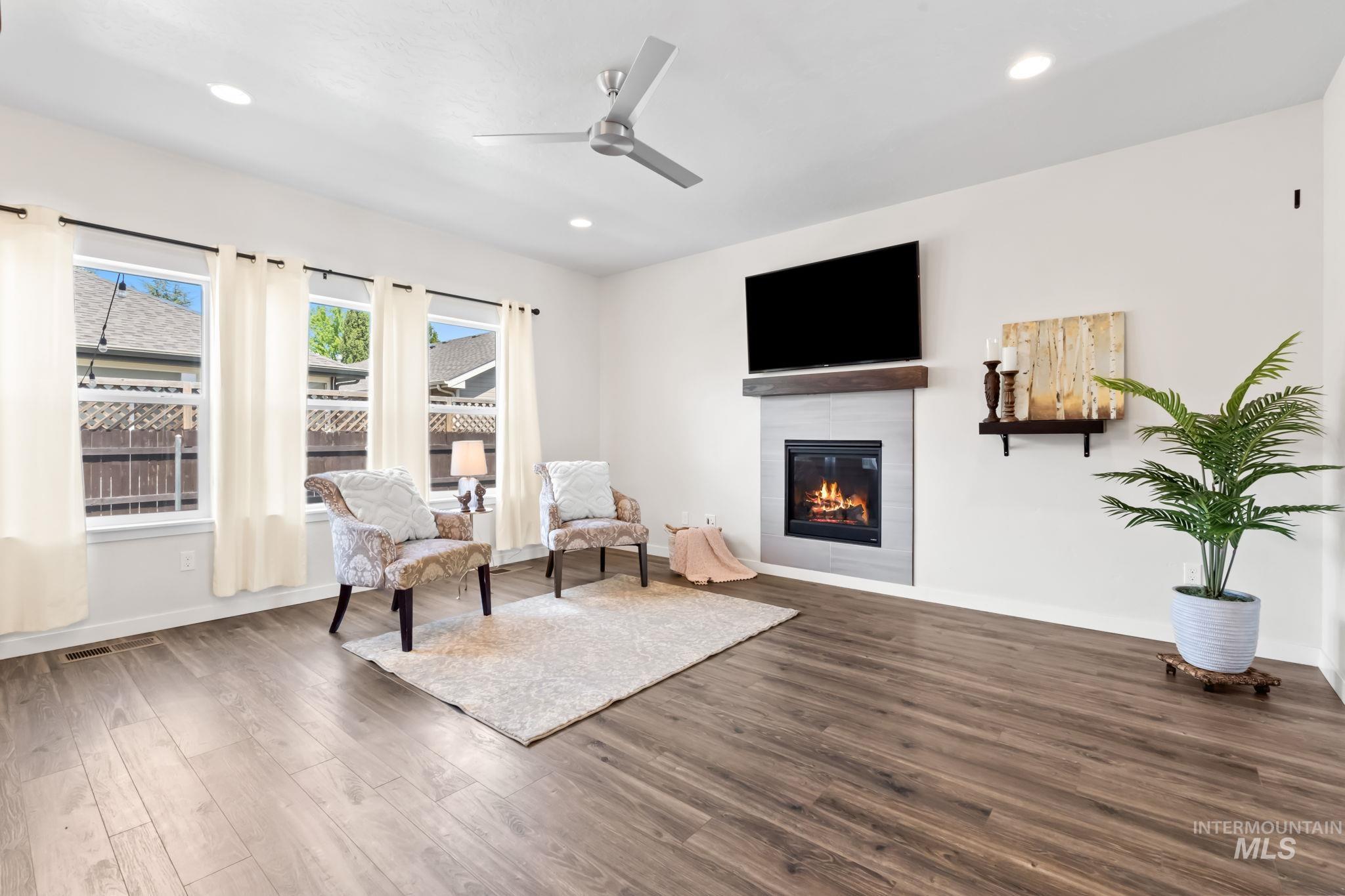 9632 W De Witt St Property Photo 4