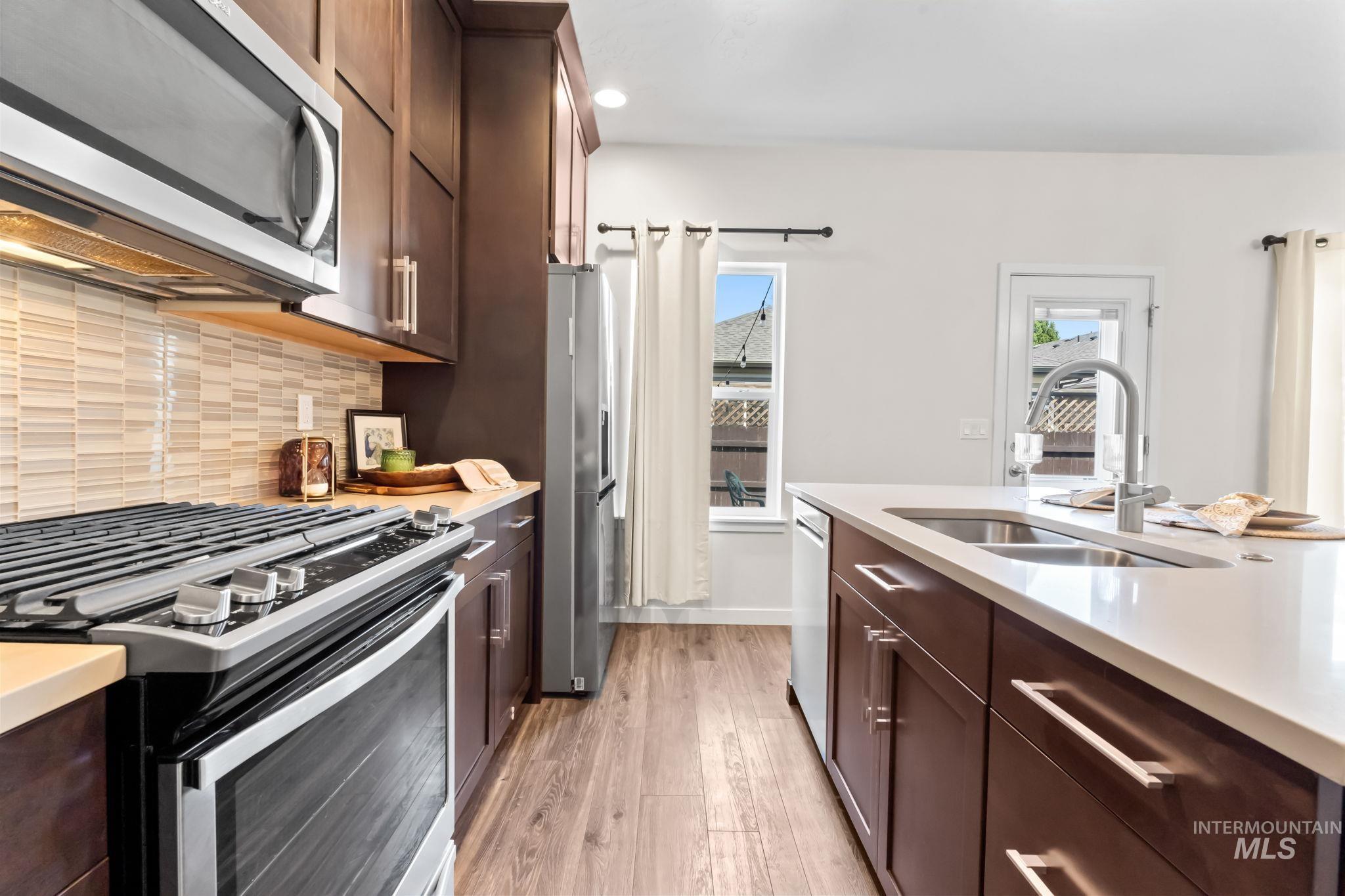 9632 W De Witt St Property Photo 8