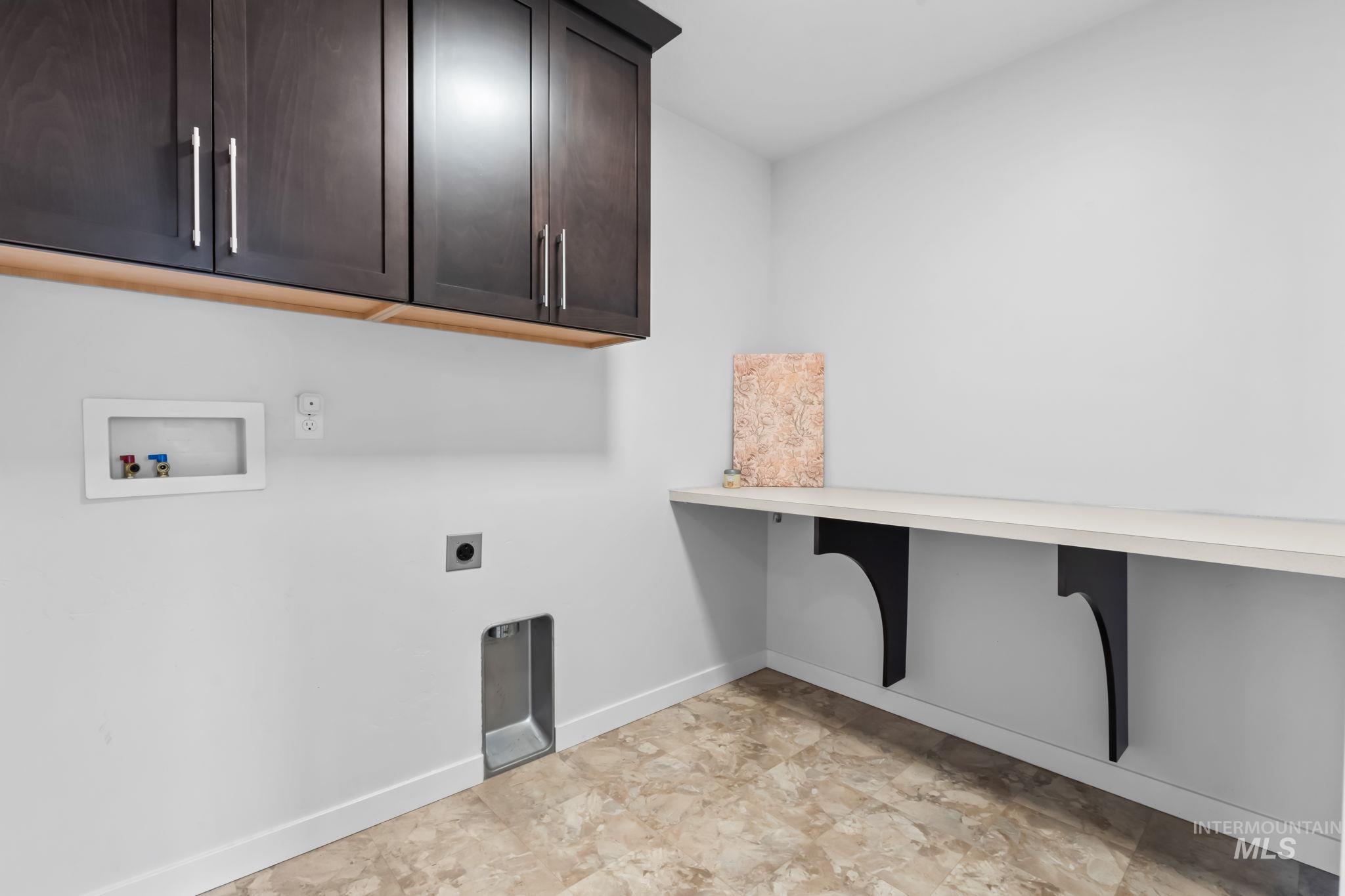 9632 W De Witt St Property Photo 17
