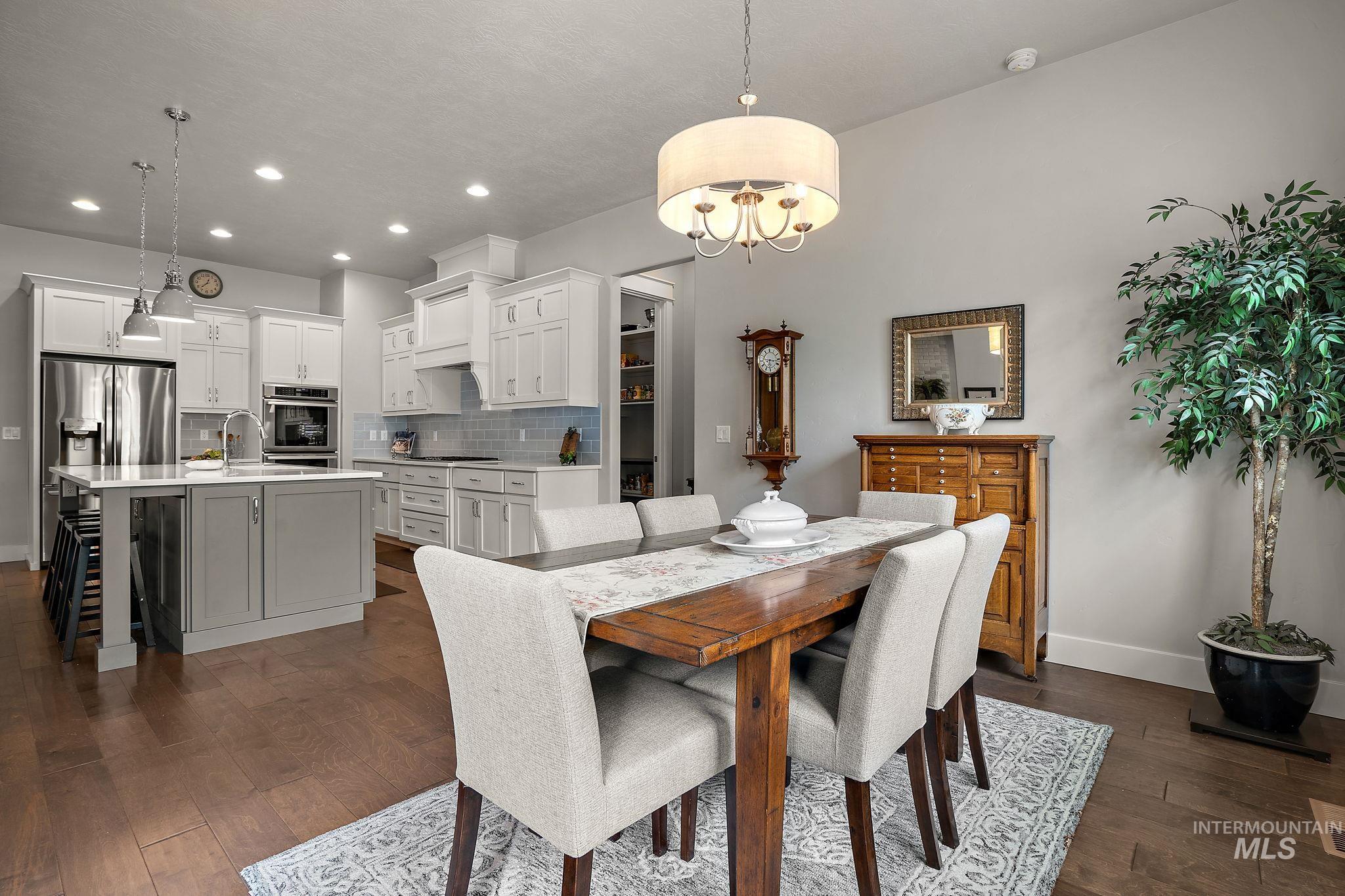 6922 N Agrarian Property Photo 22