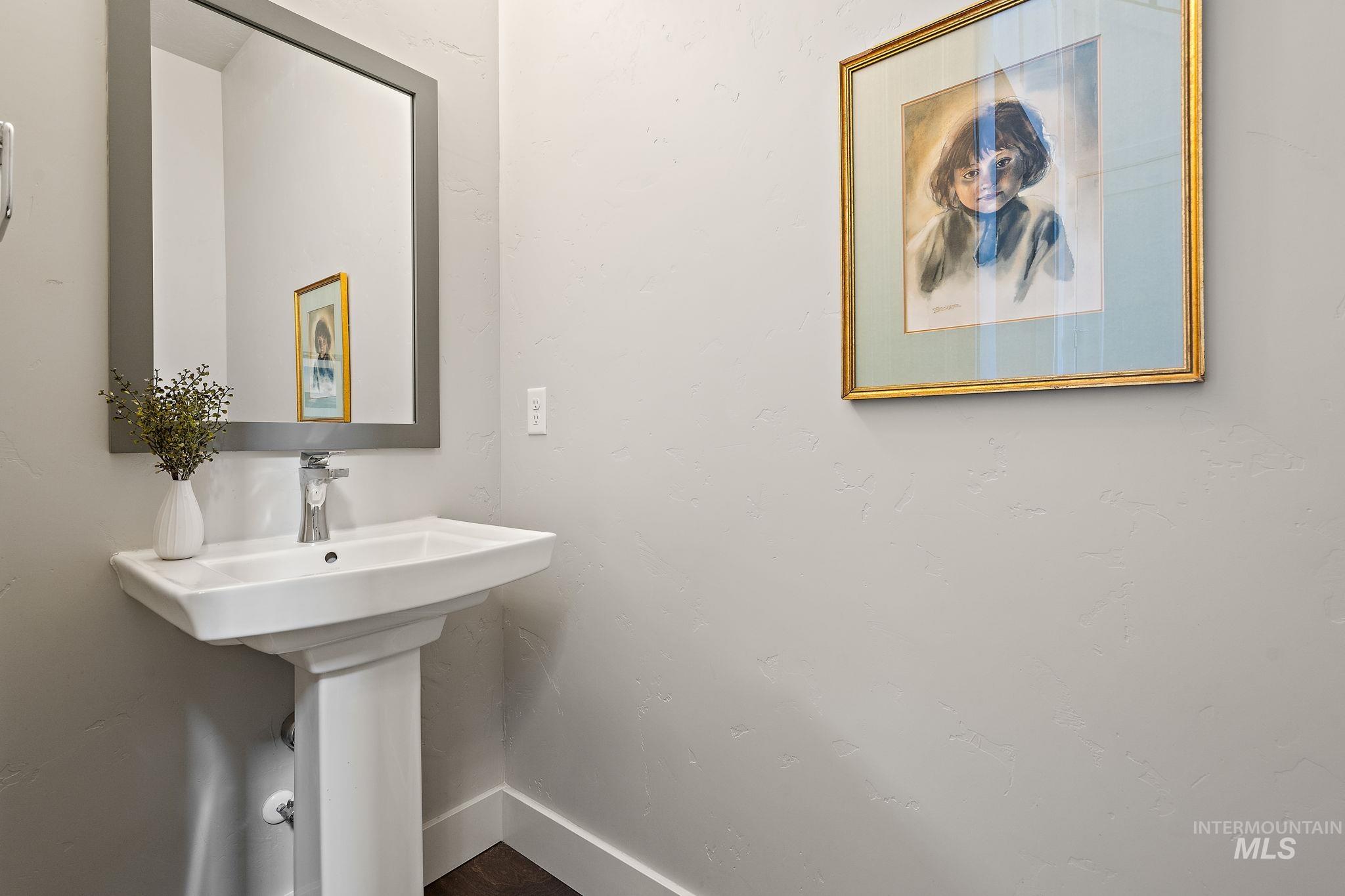 6922 N Agrarian Property Photo 35