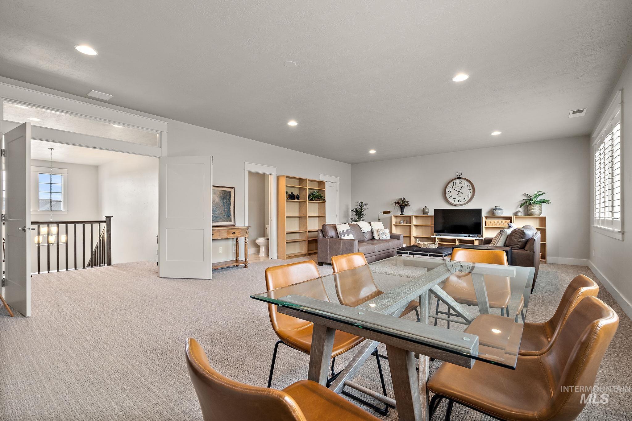 6922 N Agrarian Property Photo 38