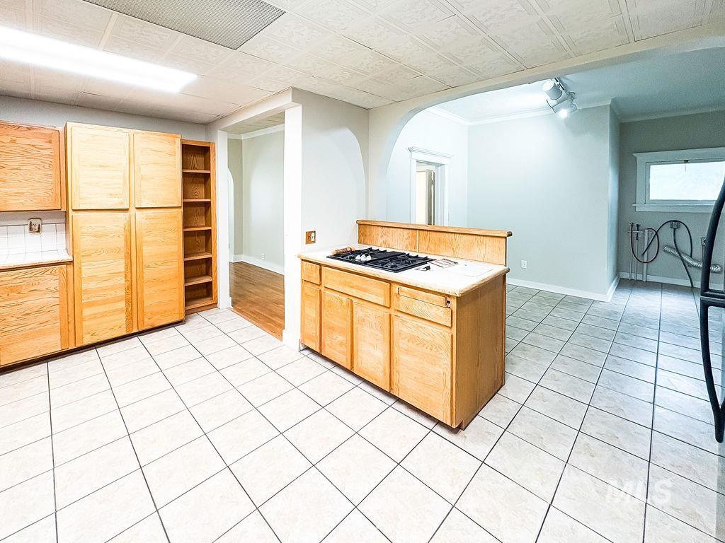 909 E 6th Property Photo 12