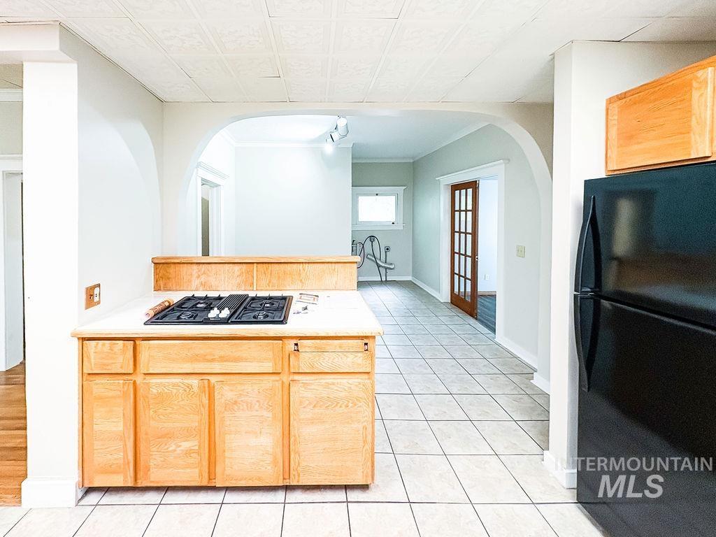 909 E 6th Property Photo 13