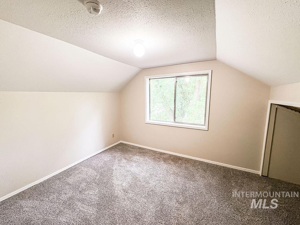 909 E 6th Property Photo 23