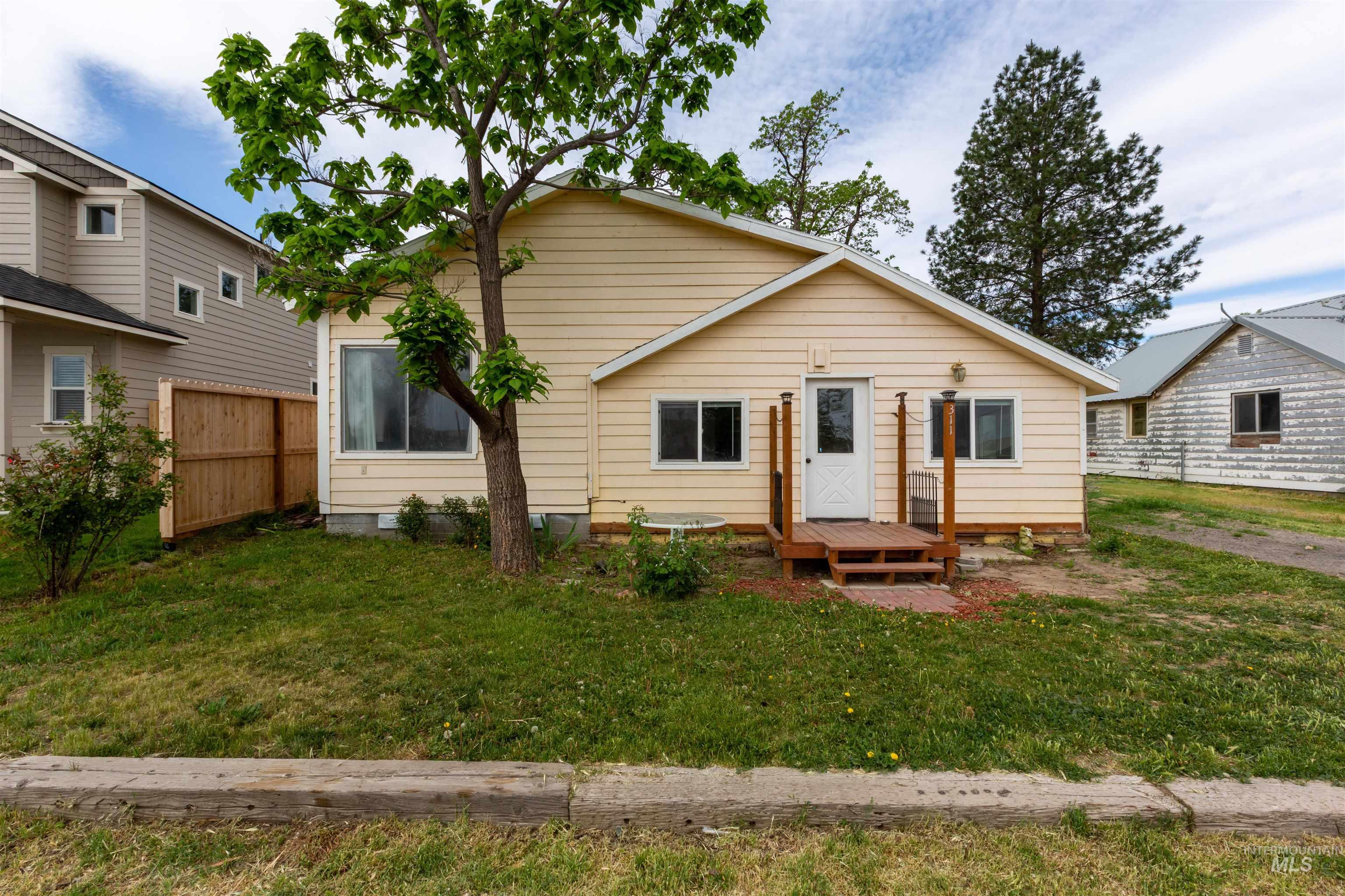 311 Patton St Property Photo 1