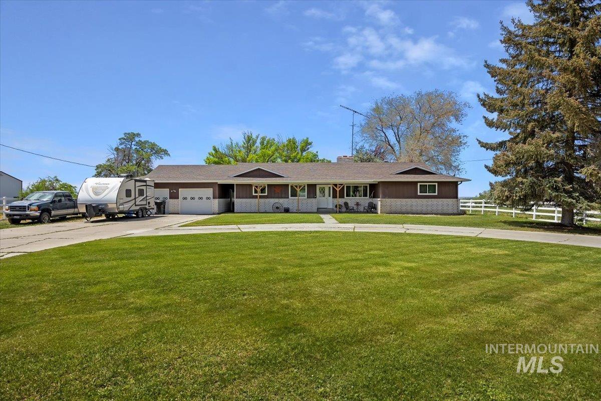 209 Fruitland Ave N Property Photo