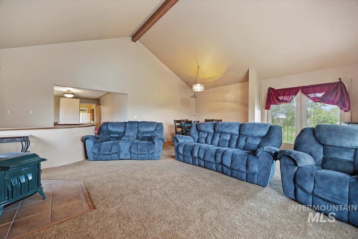 592 S Locust Street Property Photo 7
