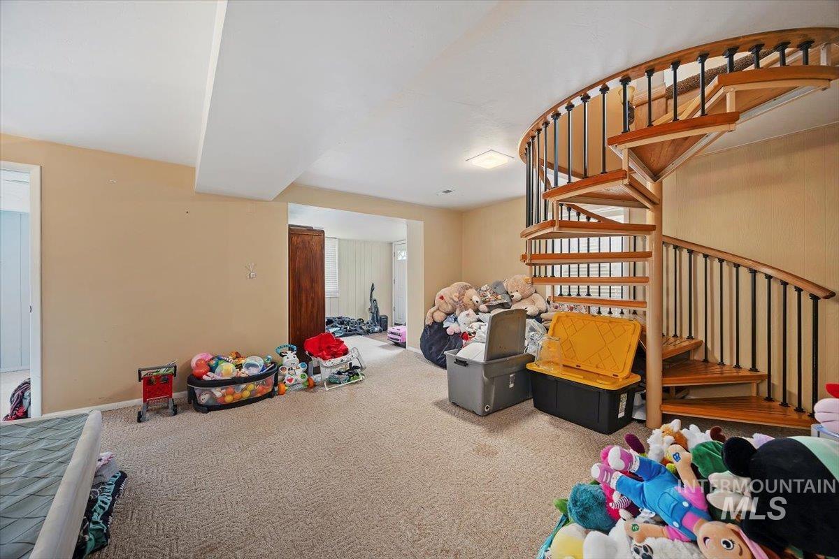 592 S Locust Street Property Photo 18