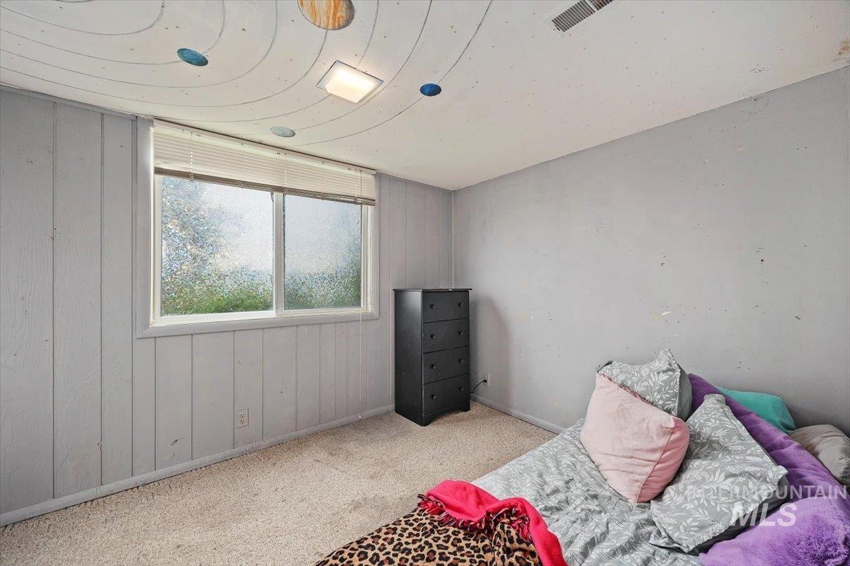 592 S Locust Street Property Photo 25