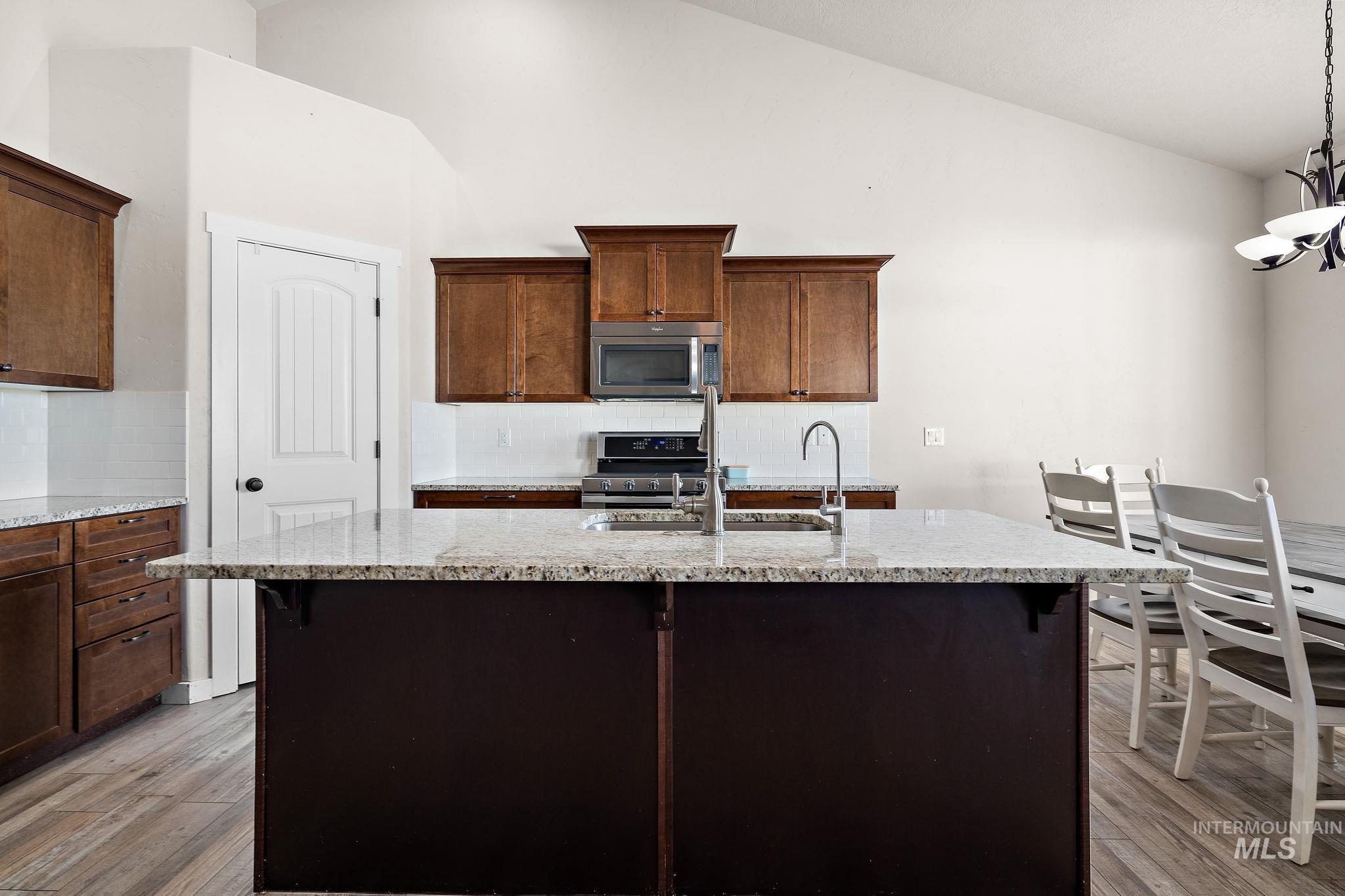 1617 Avellino Brooke Ct Property Photo 13