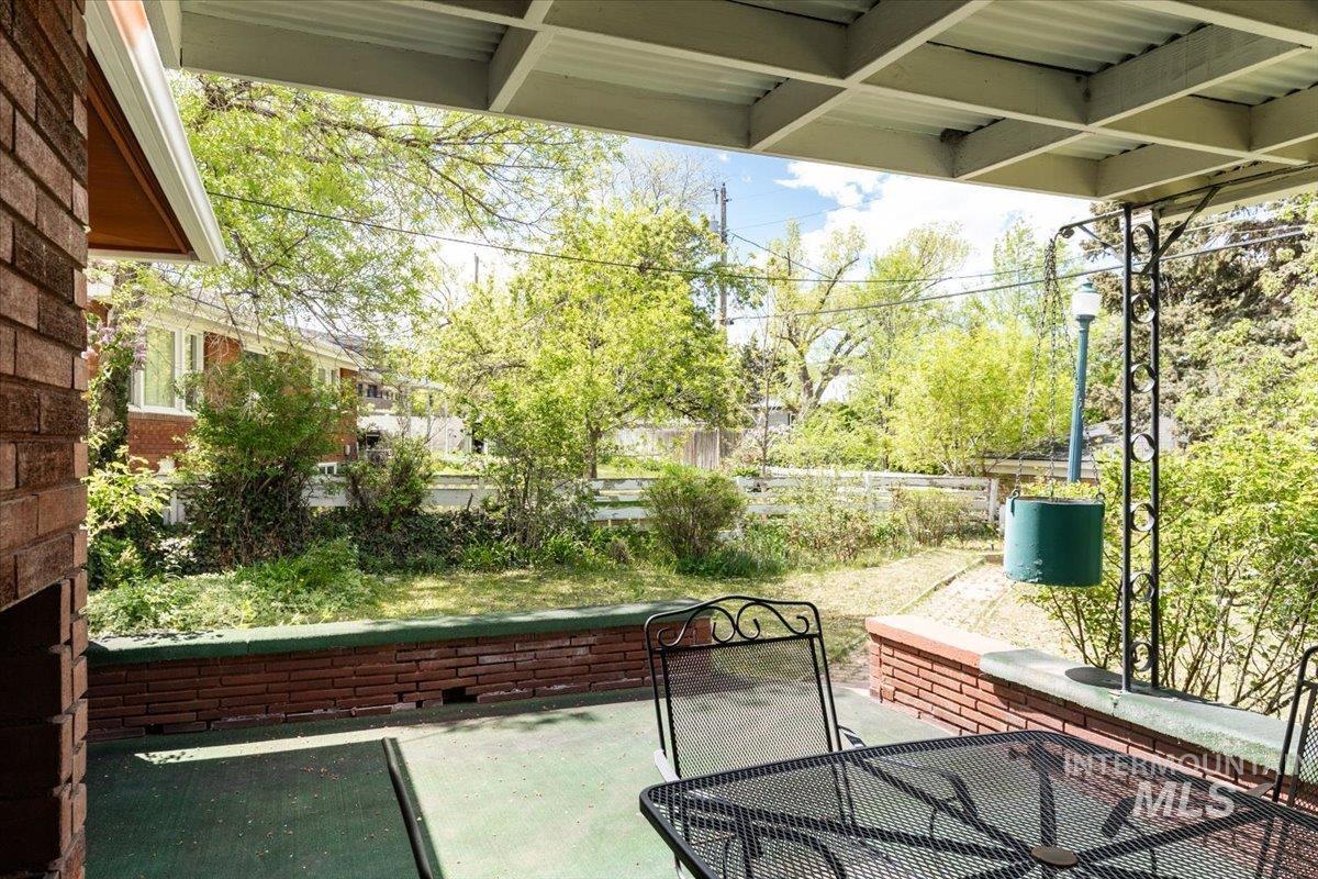 181 S 16th Place Property Photo 8