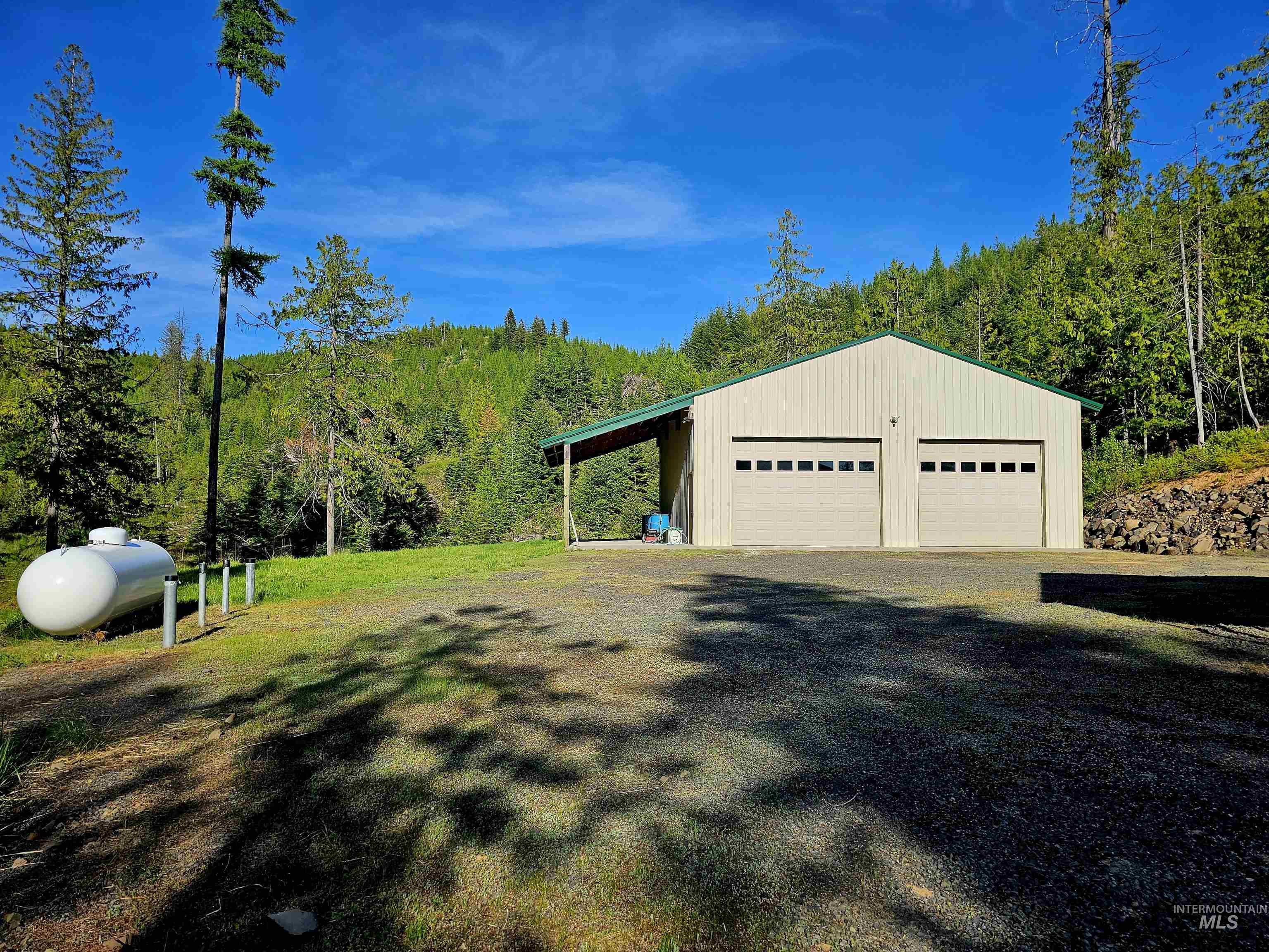1051 Cottage Lane Property Photo 1