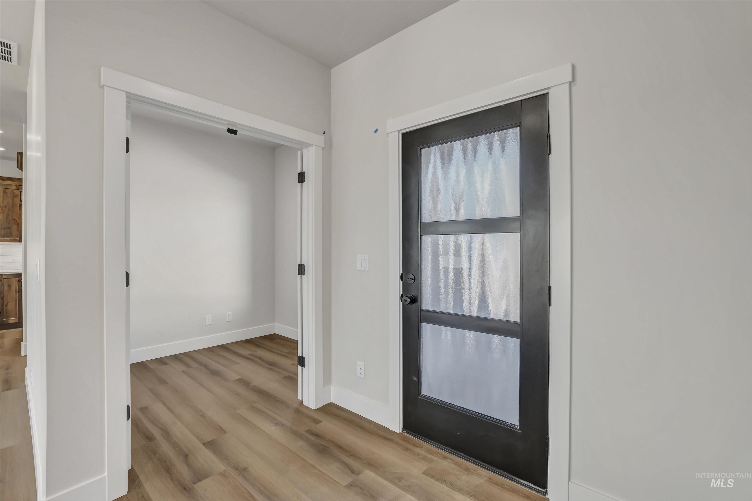 941 Gregory Way Property Photo 2