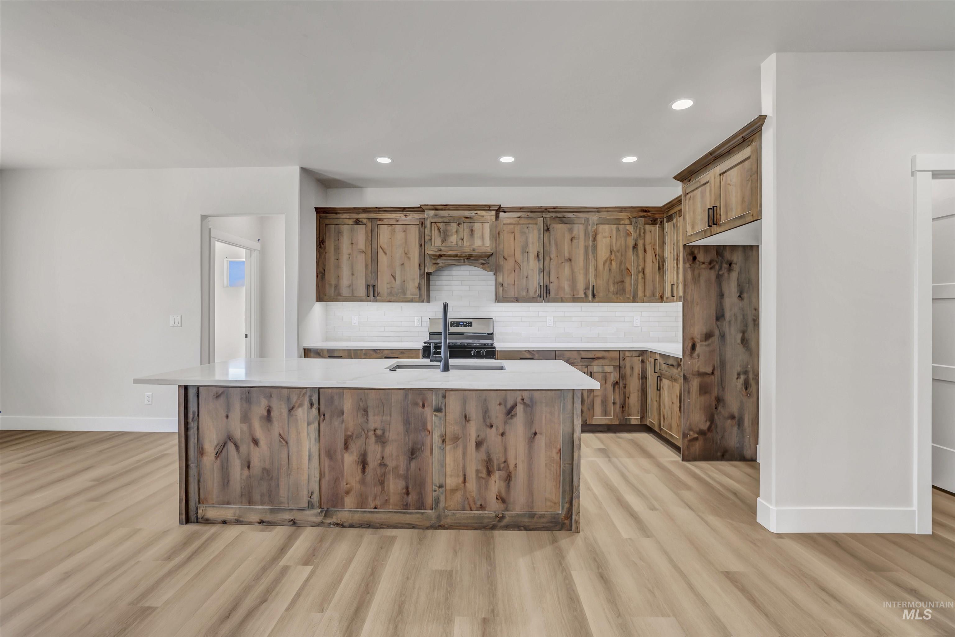 941 Gregory Way Property Photo 8