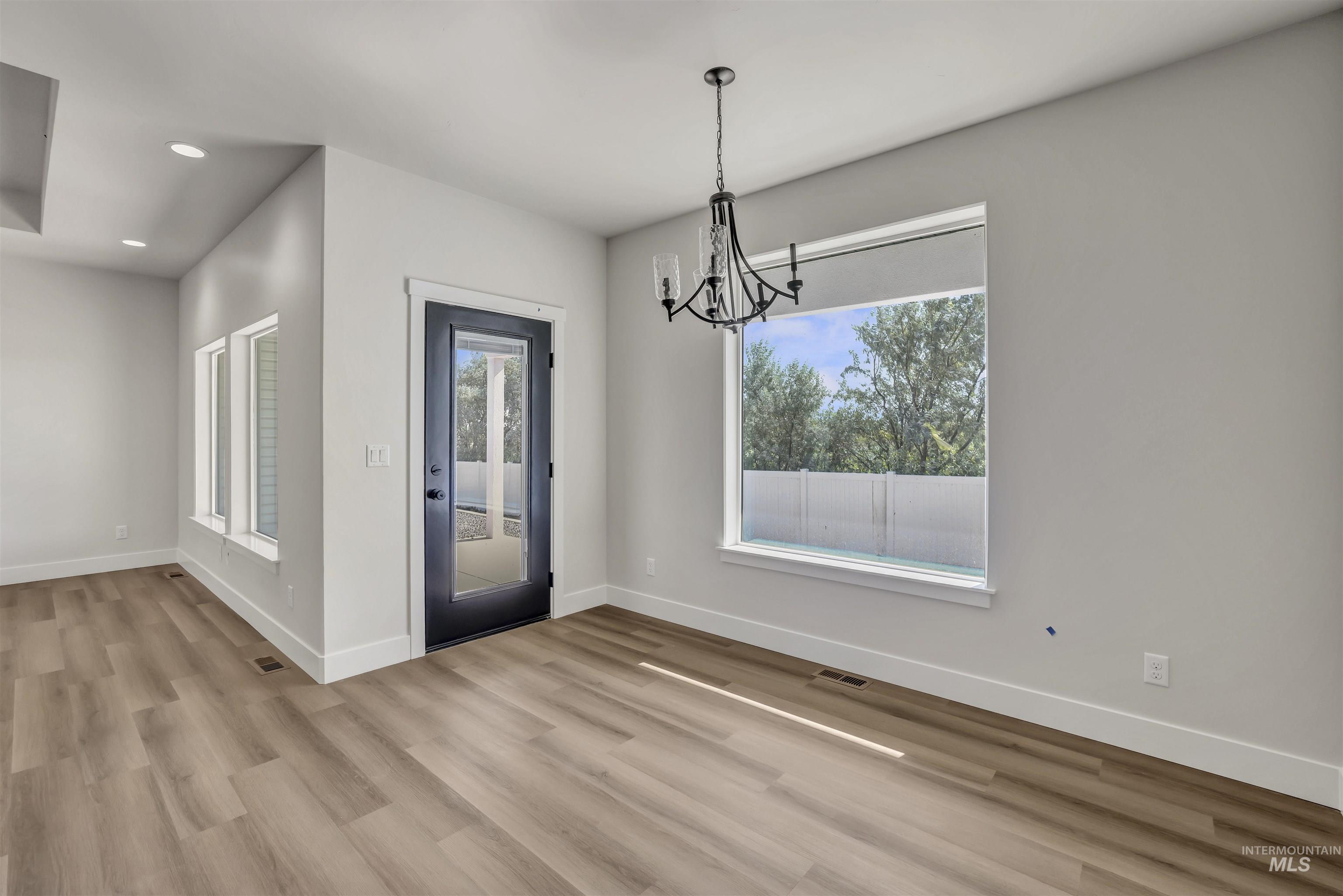 941 Gregory Way Property Photo 12