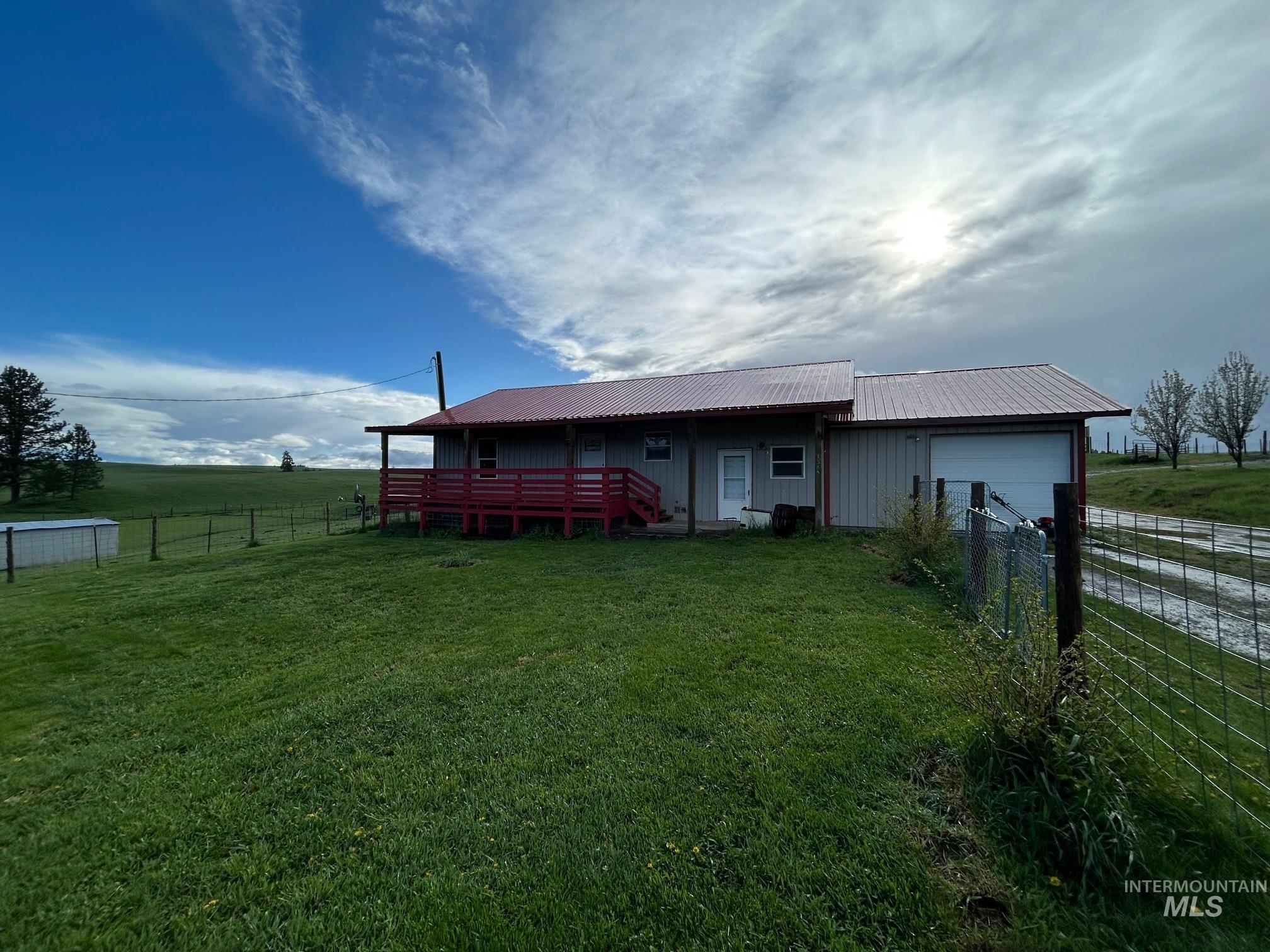 1585 Woodside Road Property Photo
