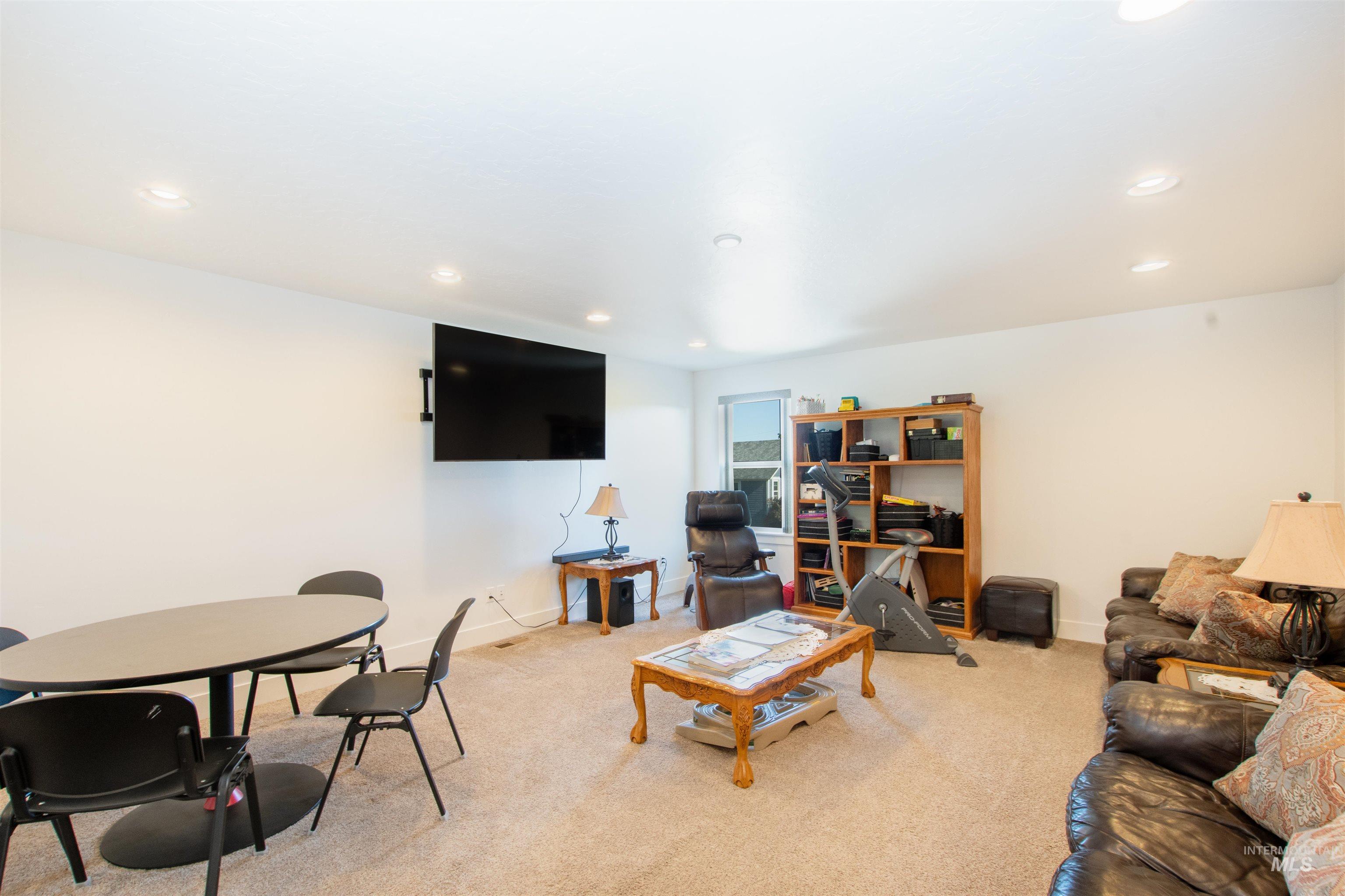 3908 E Parkridge Dr Property Photo 18
