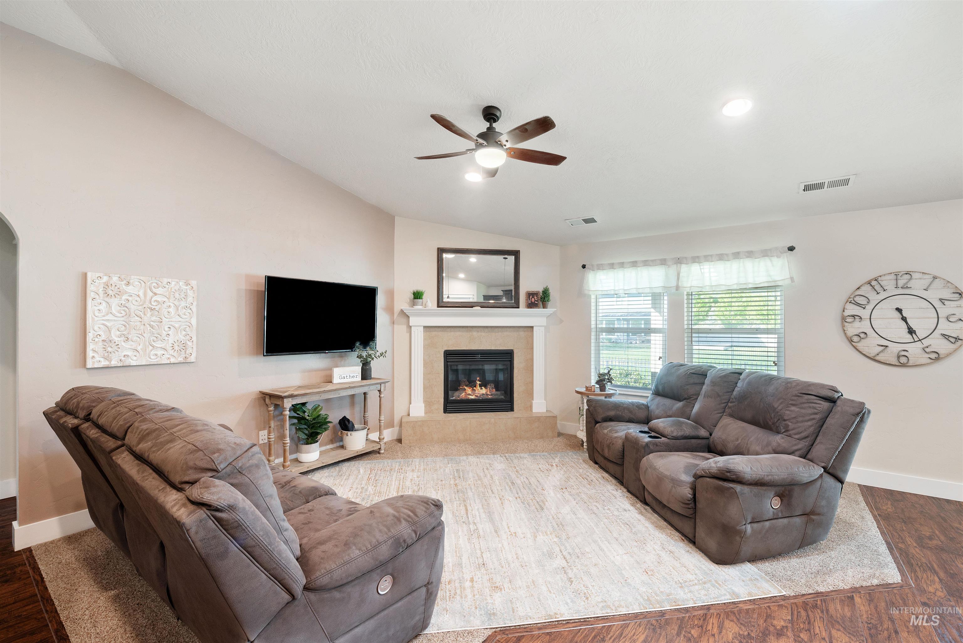 1072 W Woodbury Drive Property Photo 14