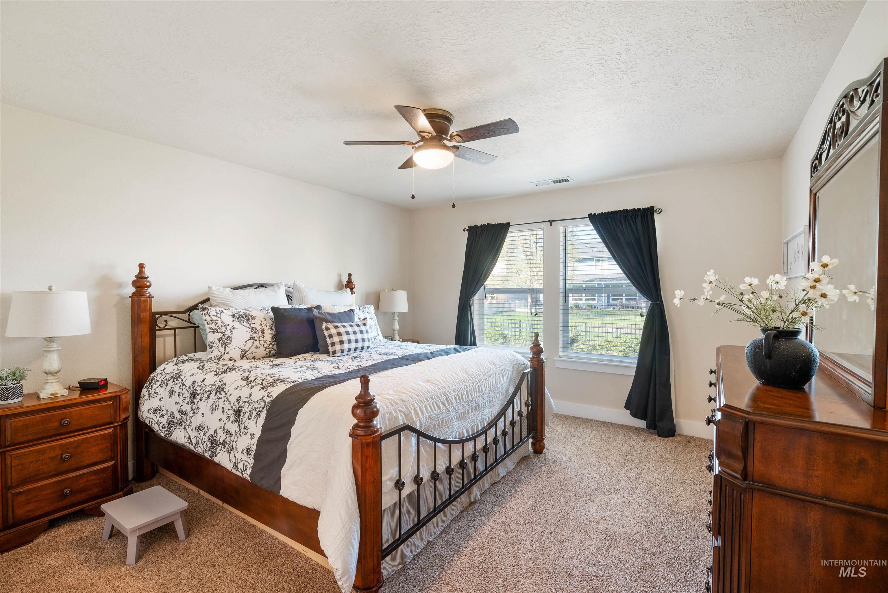 1072 W Woodbury Drive Property Photo 30