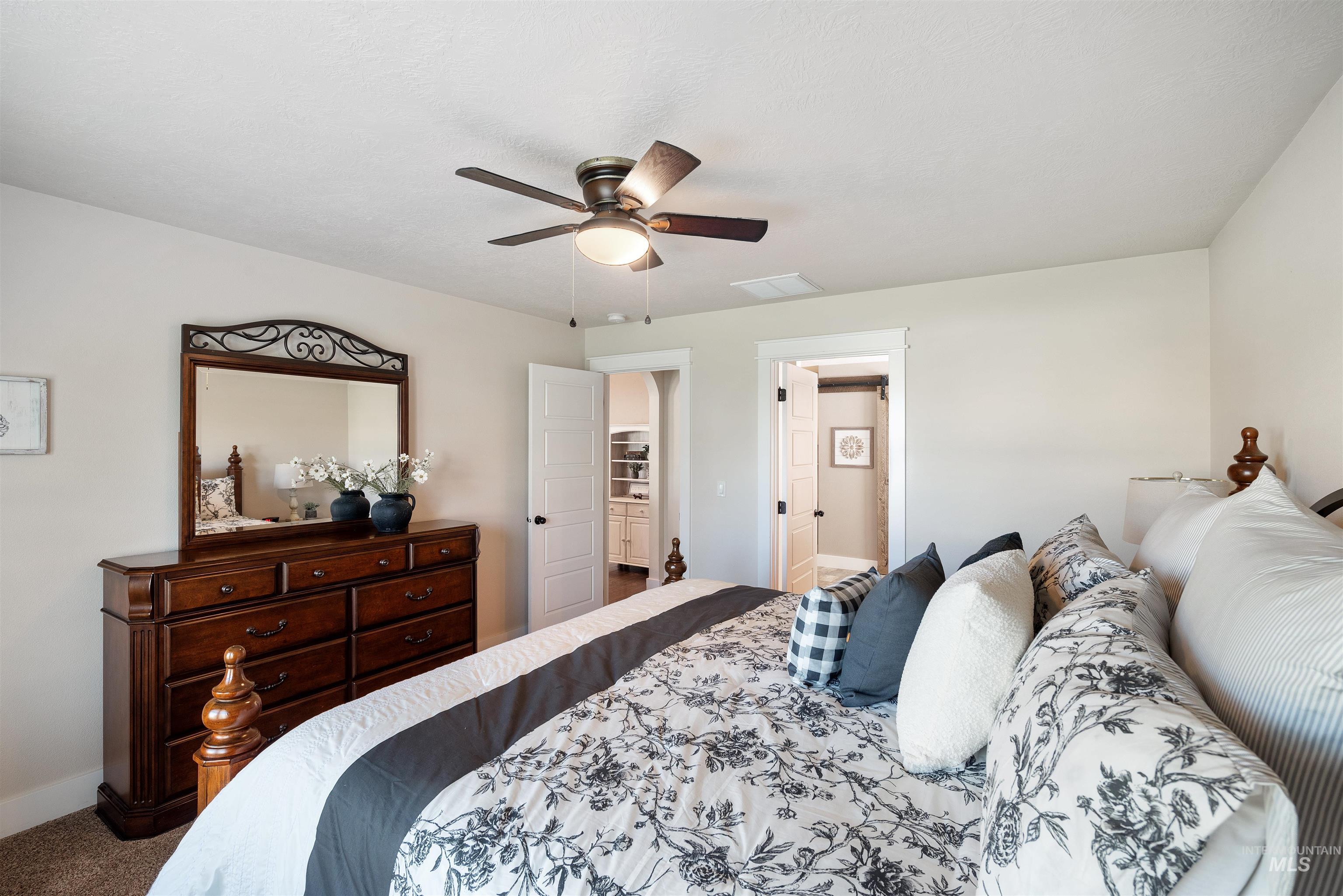 1072 W Woodbury Drive Property Photo 32