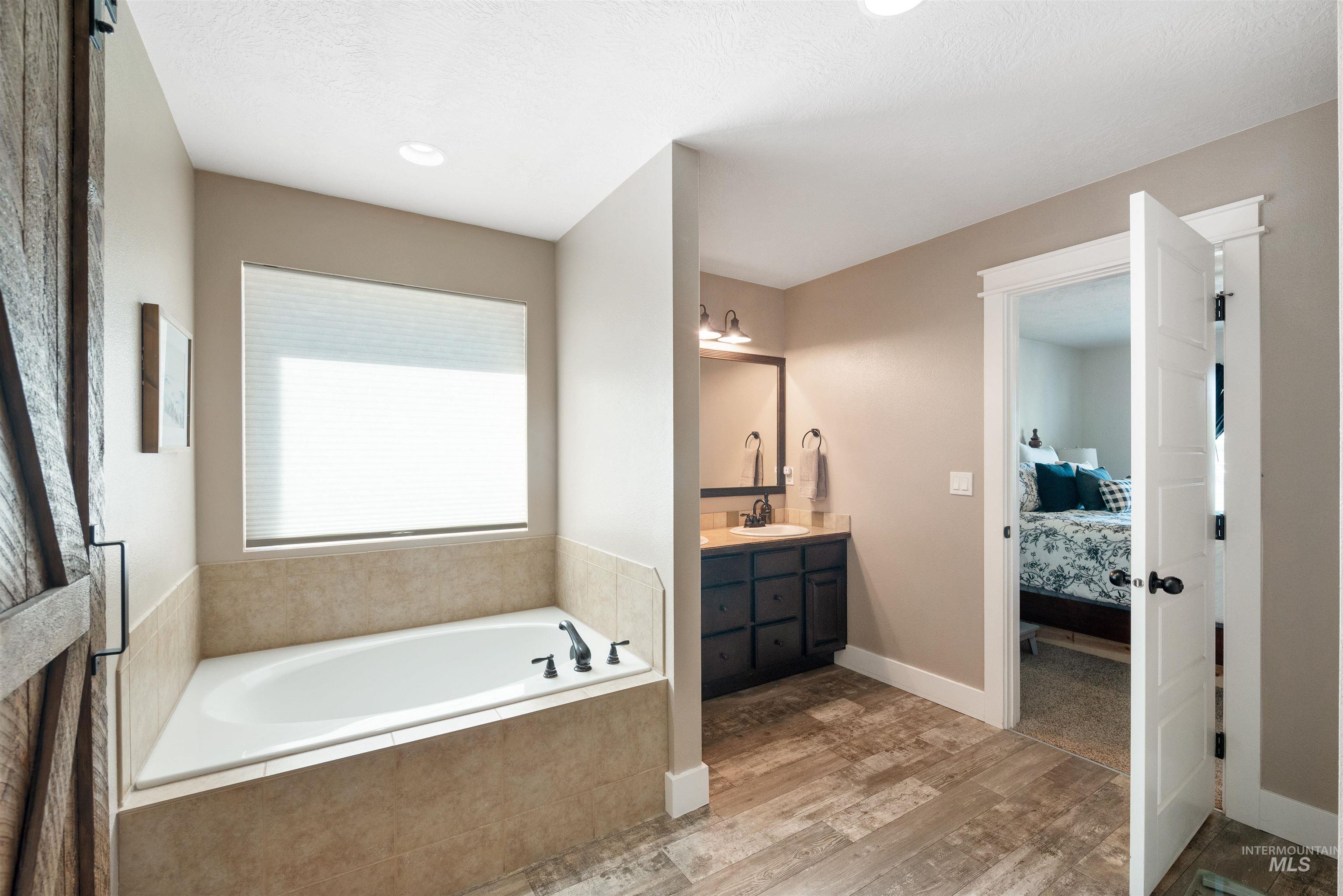 1072 W Woodbury Drive Property Photo 35