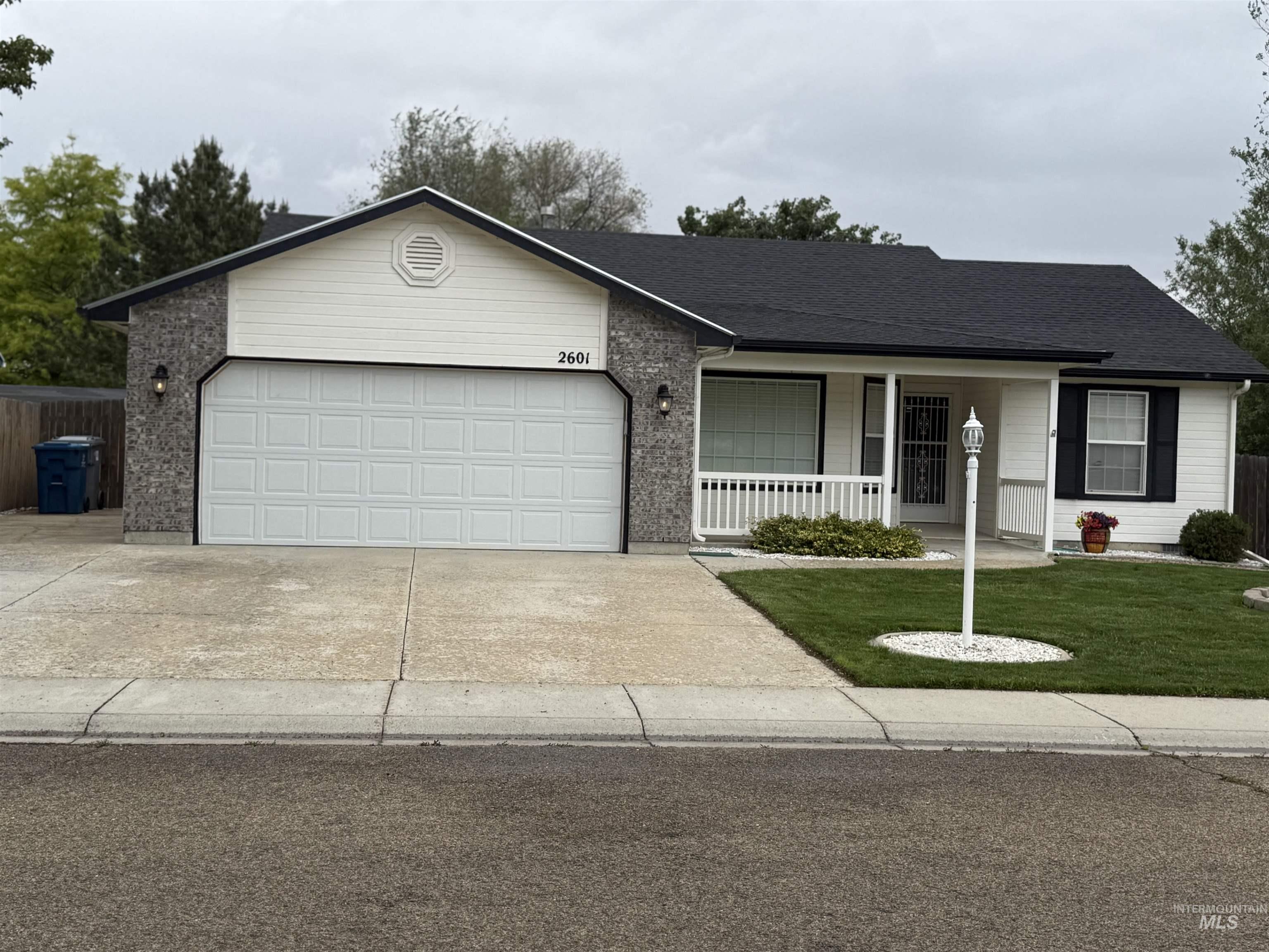 2601 Manchester Dr Property Photo