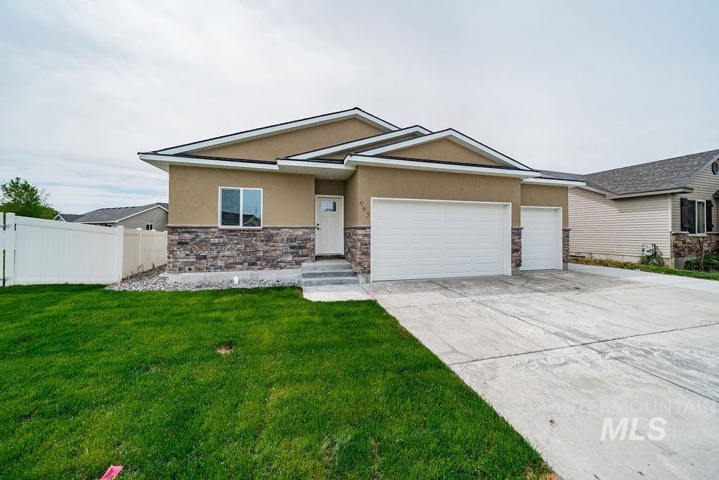 665 Emma Court Property Photo 1