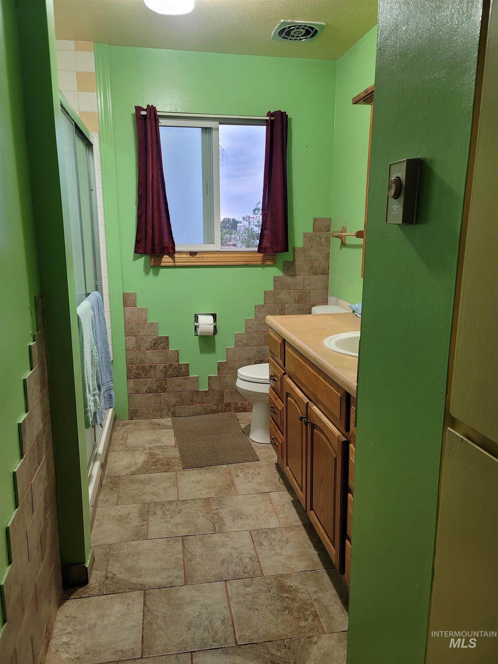 2201 E 1775 S Property Photo 8