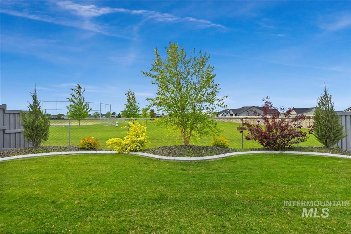 18245 N. Arch Haven Way Property Photo 33