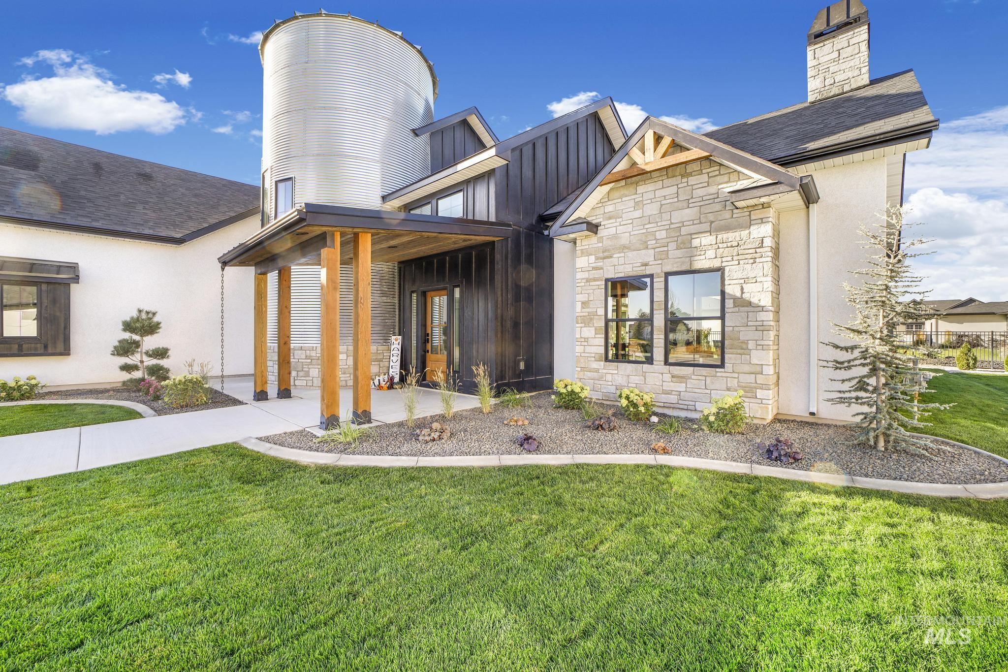 1580 Clear Creek Loop Property Photo 1