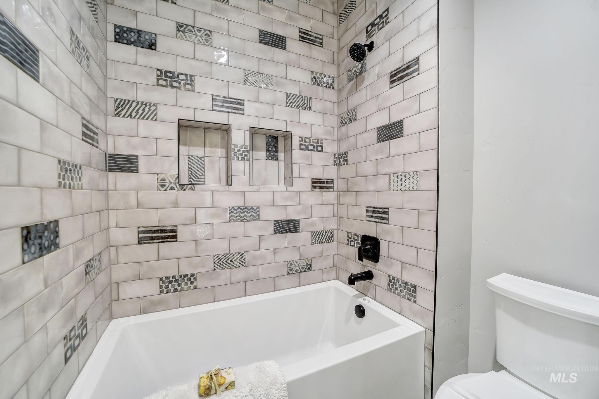 1580 Clear Creek Loop Property Photo 19