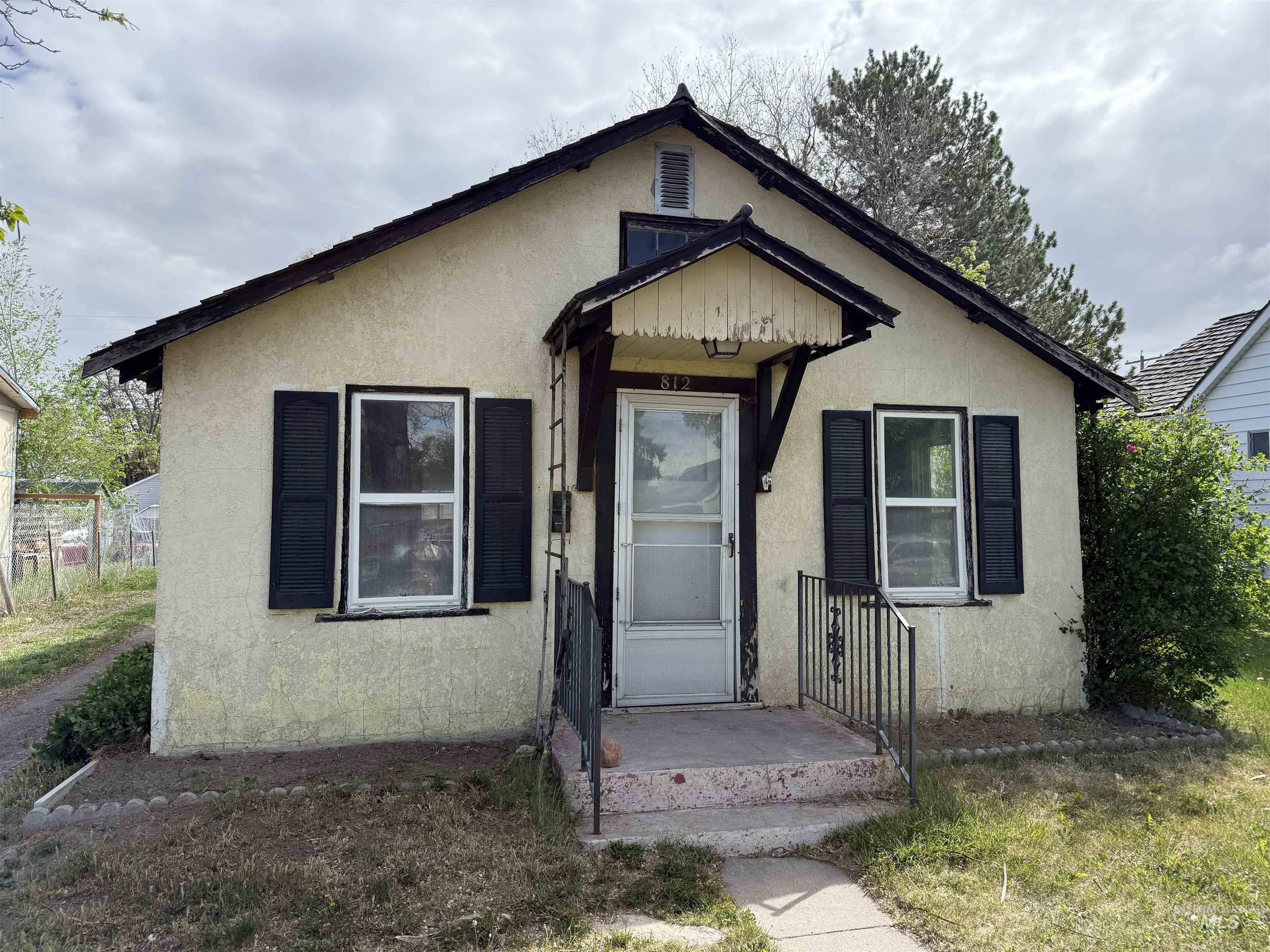 812 N Broadway Ave. Property Photo