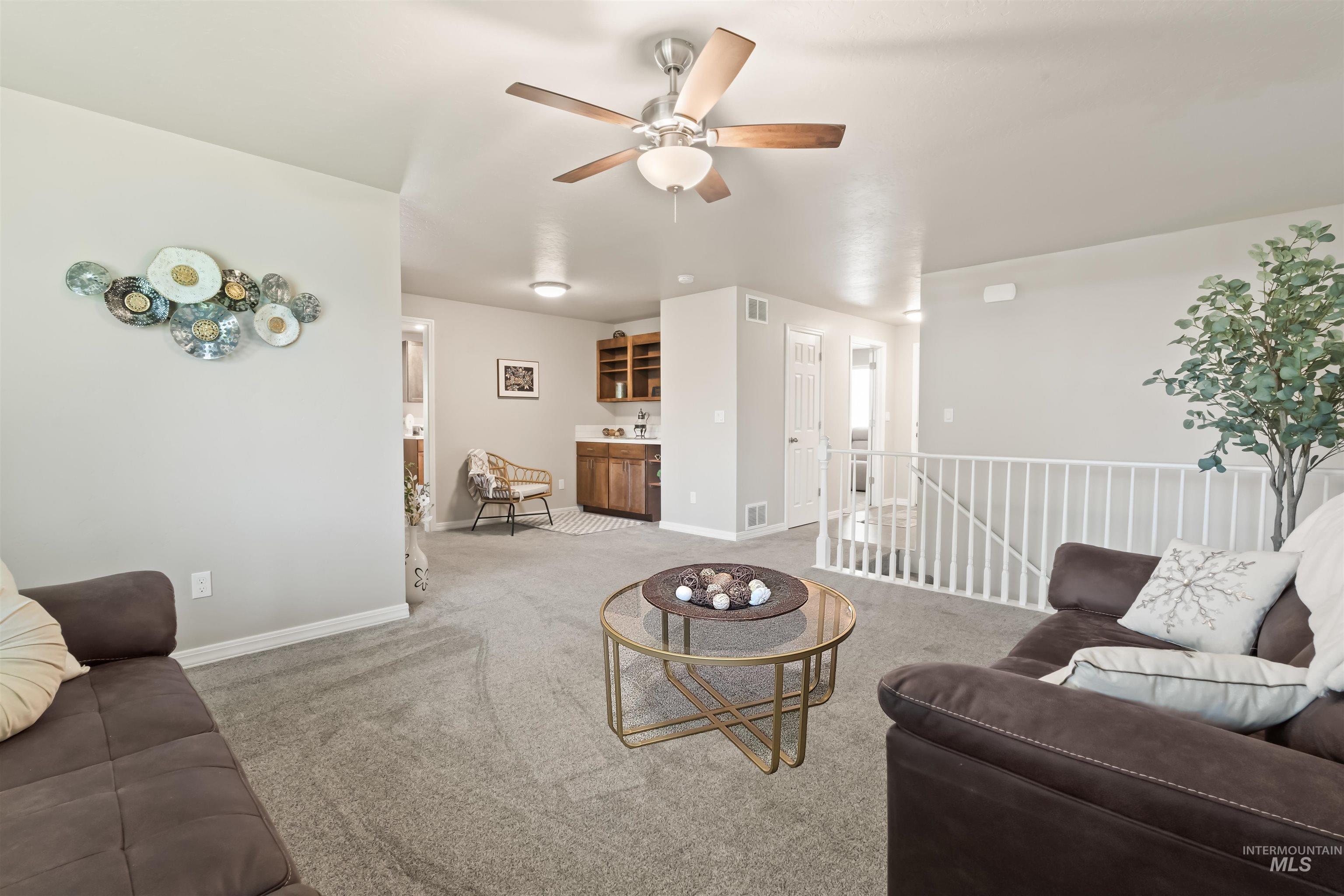 2155 N Fairmeadow Dr Property Photo 3