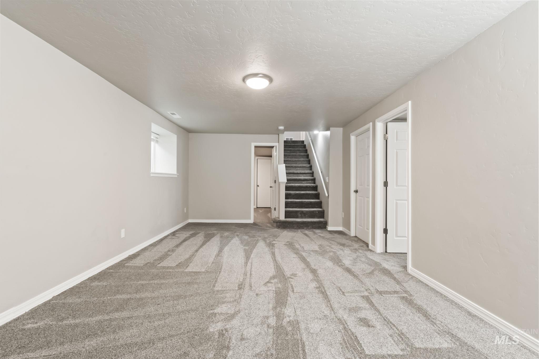 2155 N Fairmeadow Dr Property Photo 18