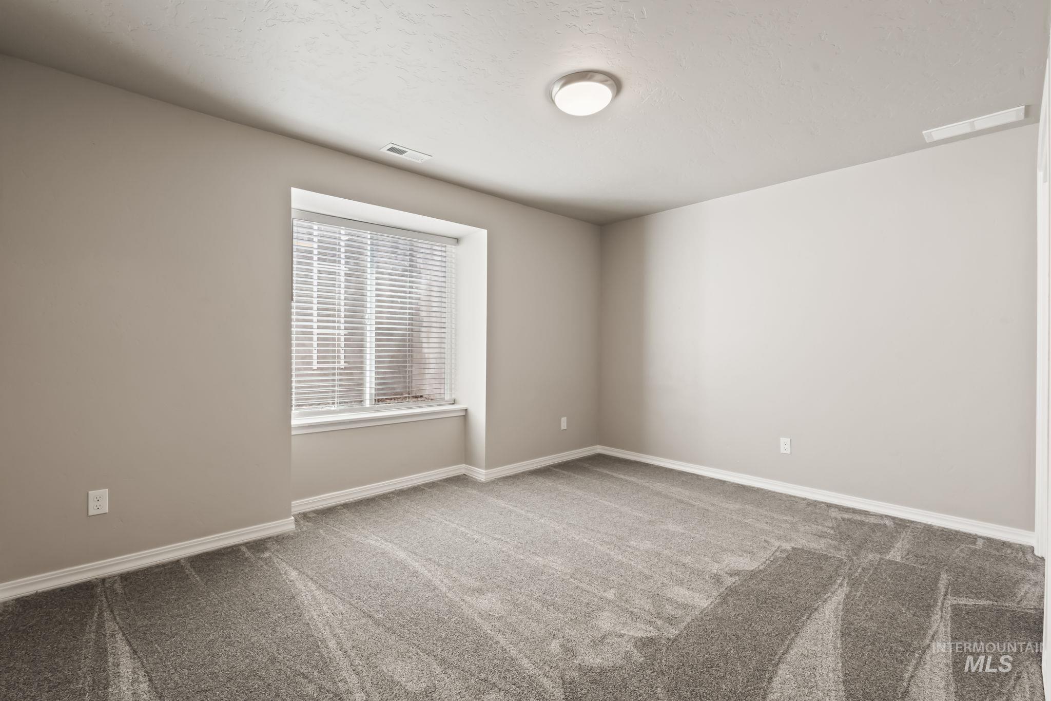 2155 N Fairmeadow Dr Property Photo 20