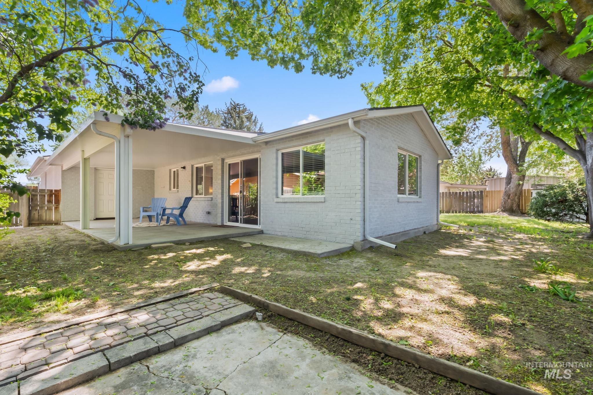 2155 N Fairmeadow Dr Property Photo 23