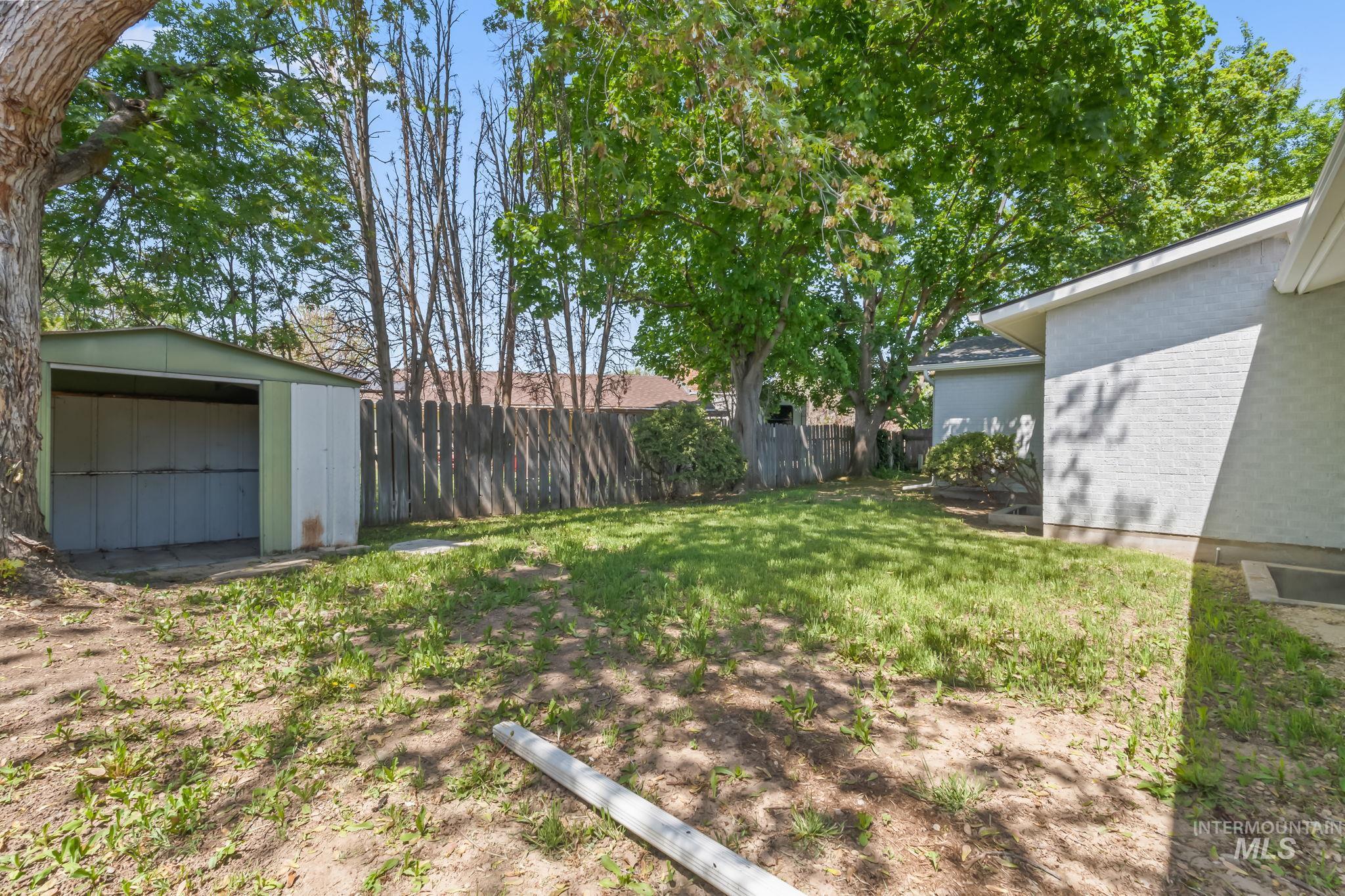 2155 N Fairmeadow Dr Property Photo 25