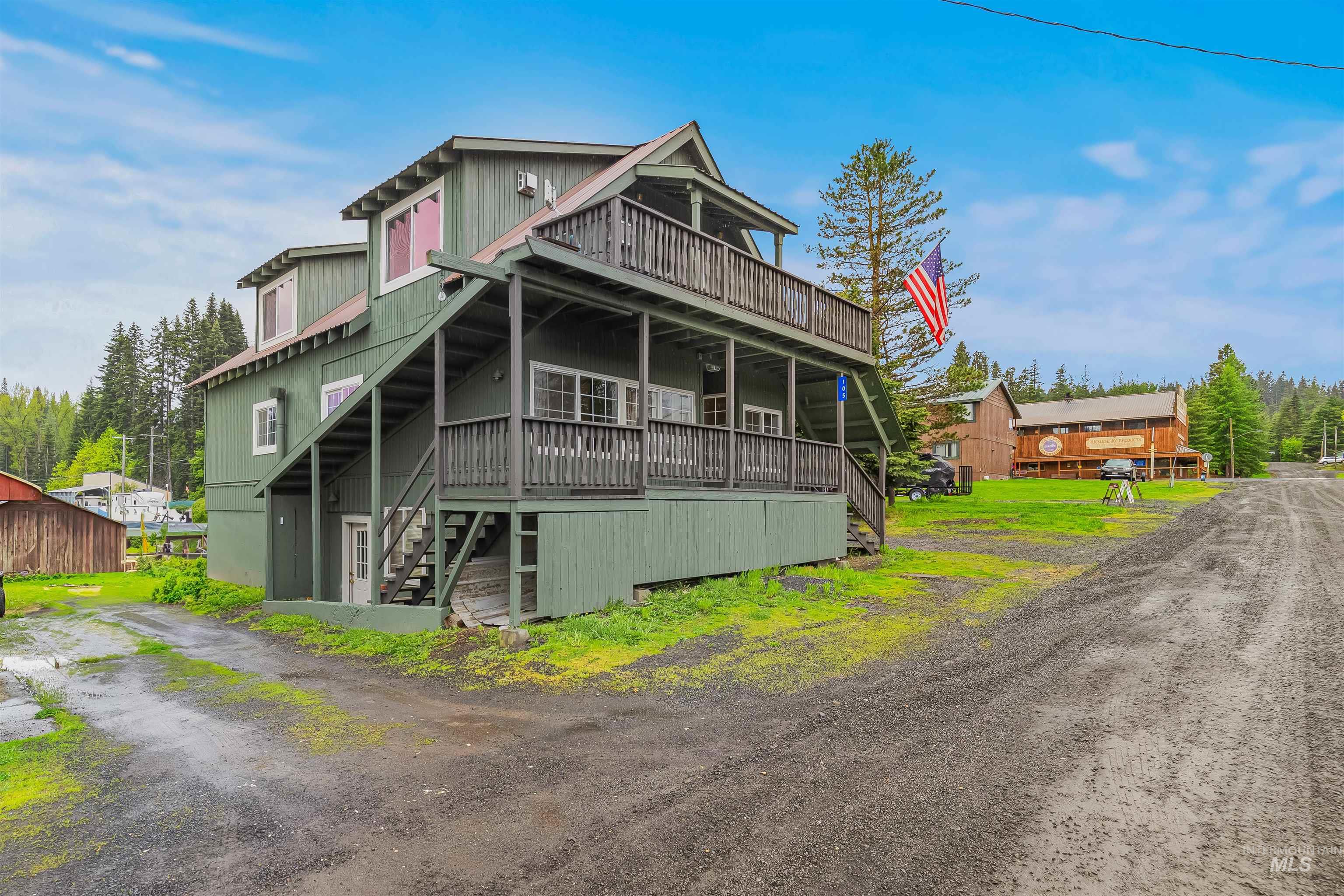 105 Main Street Property Photo