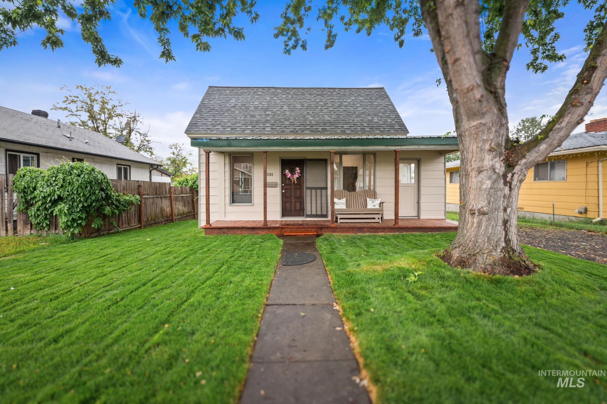 1303 14th Ave Property Photo