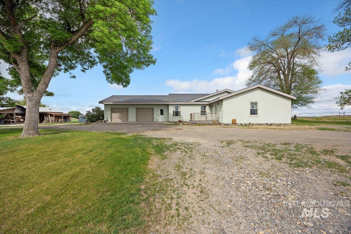 353 West Rd Property Photo