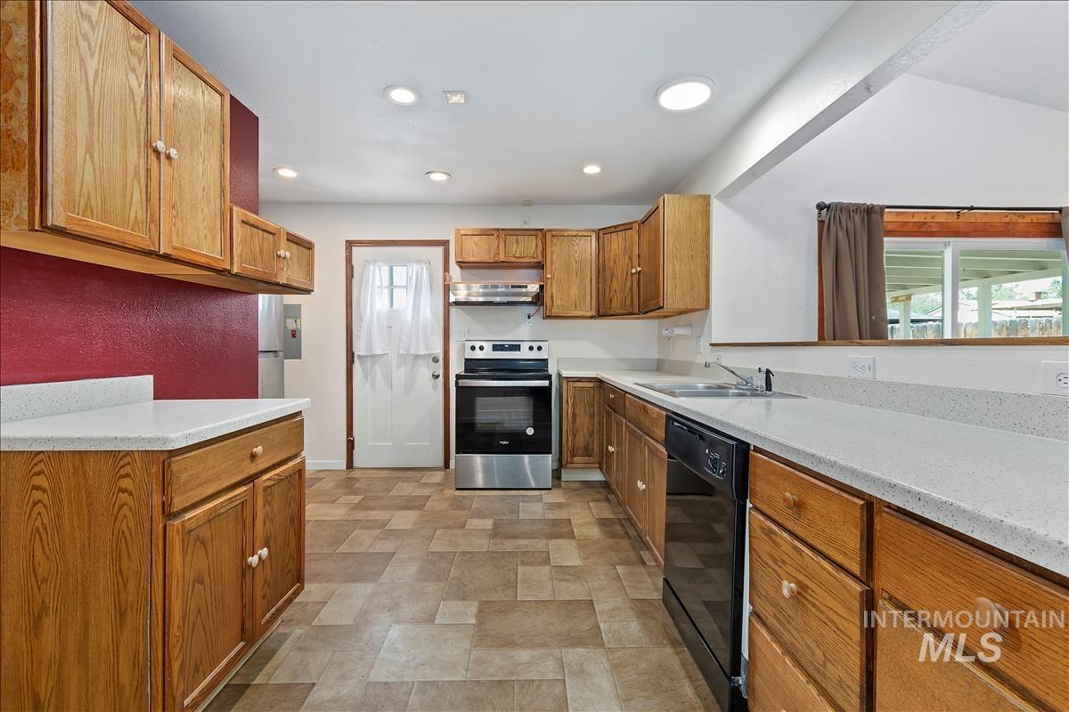 309 Baker Drive Property Photo 8