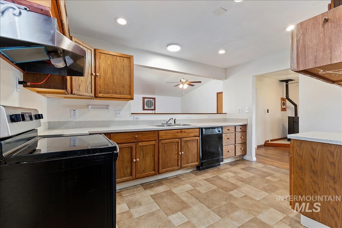 309 Baker Drive Property Photo 10