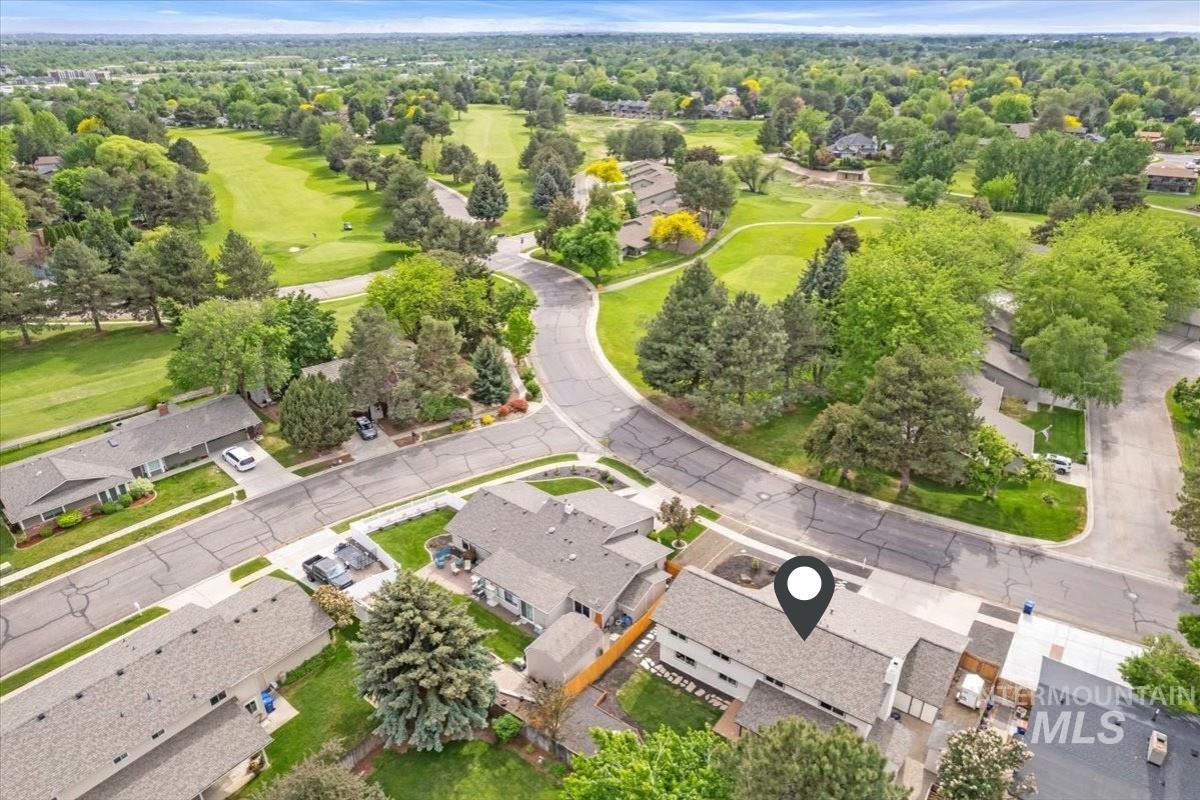 898 N Pebble Beach Way Property Photo 3