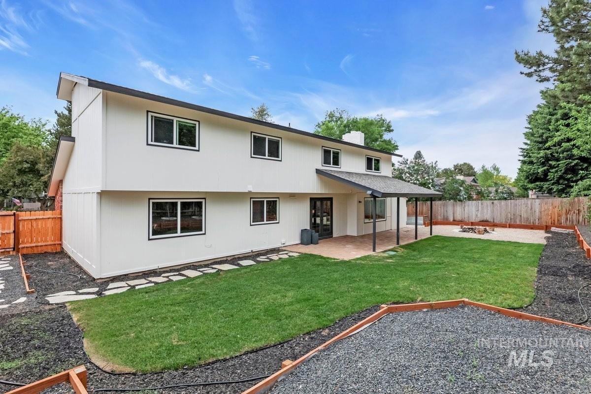 898 N Pebble Beach Way Property Photo 37