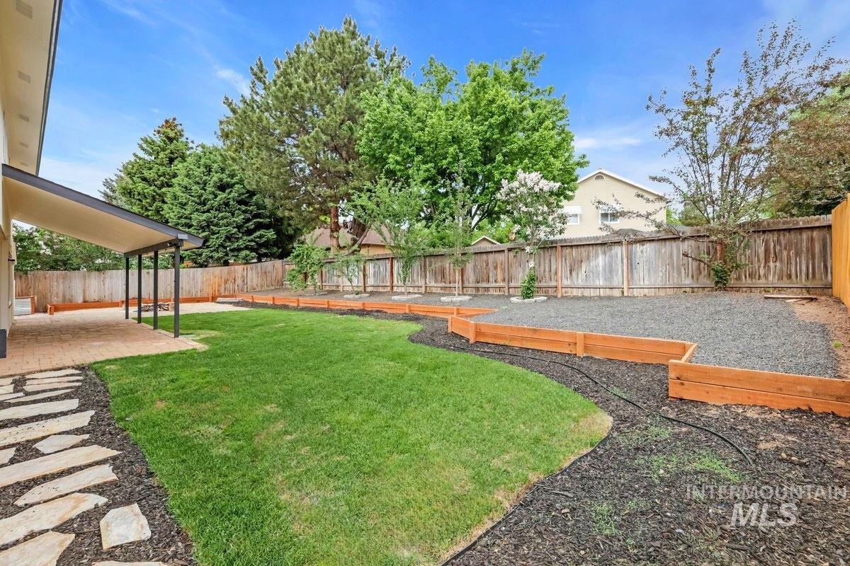 898 N Pebble Beach Way Property Photo 38