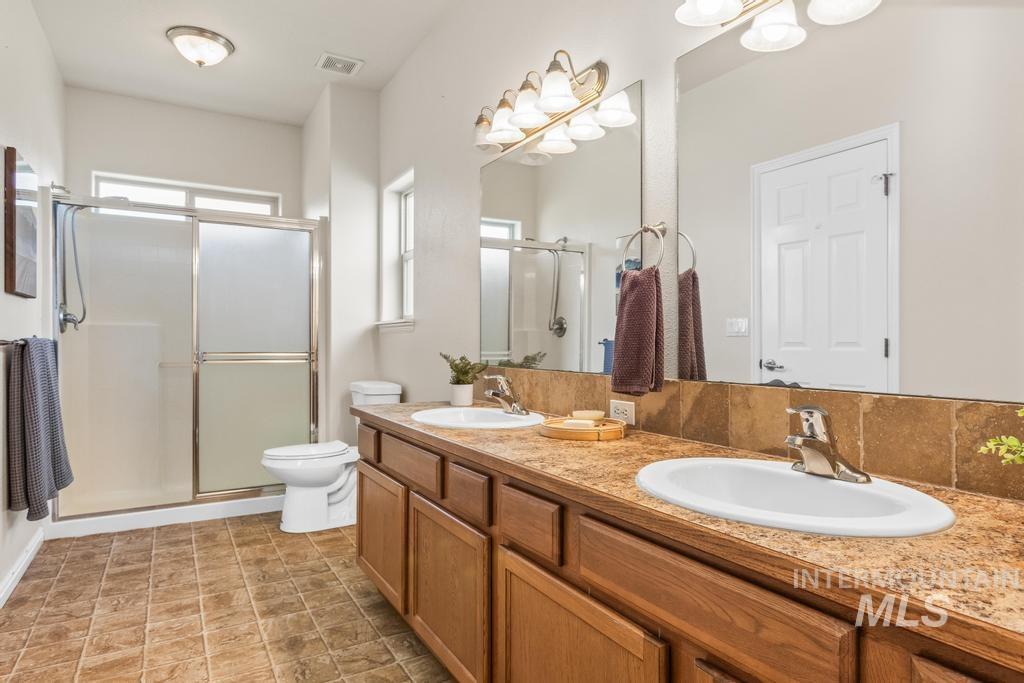 24 Charters Circle Property Photo 20