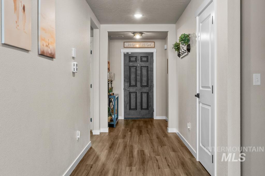 2829 N Cherry Grove Way Property Photo 6