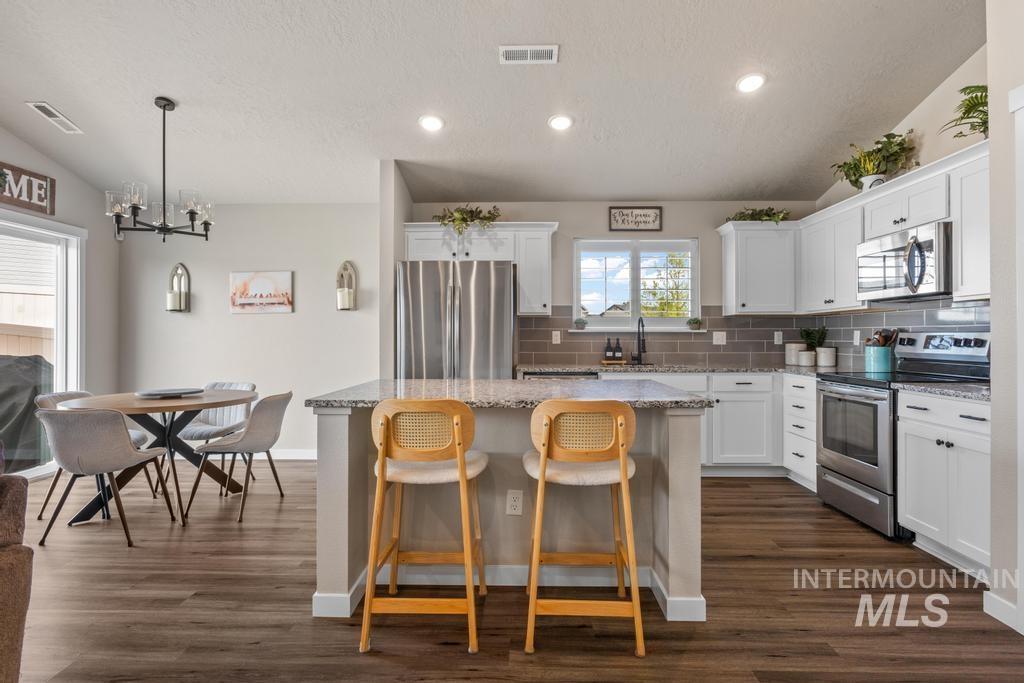 2829 N Cherry Grove Way Property Photo 12