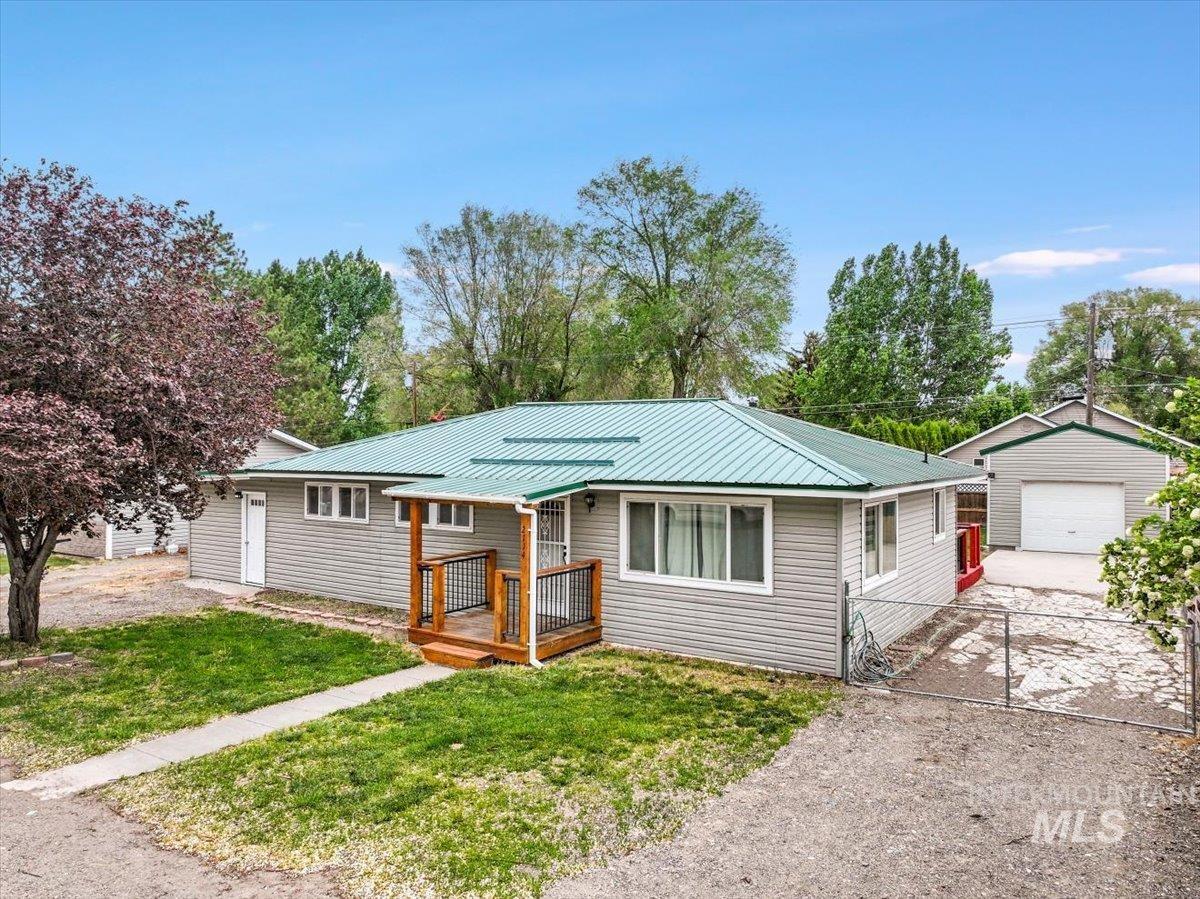 2114 Sessions Street Property Photo 1